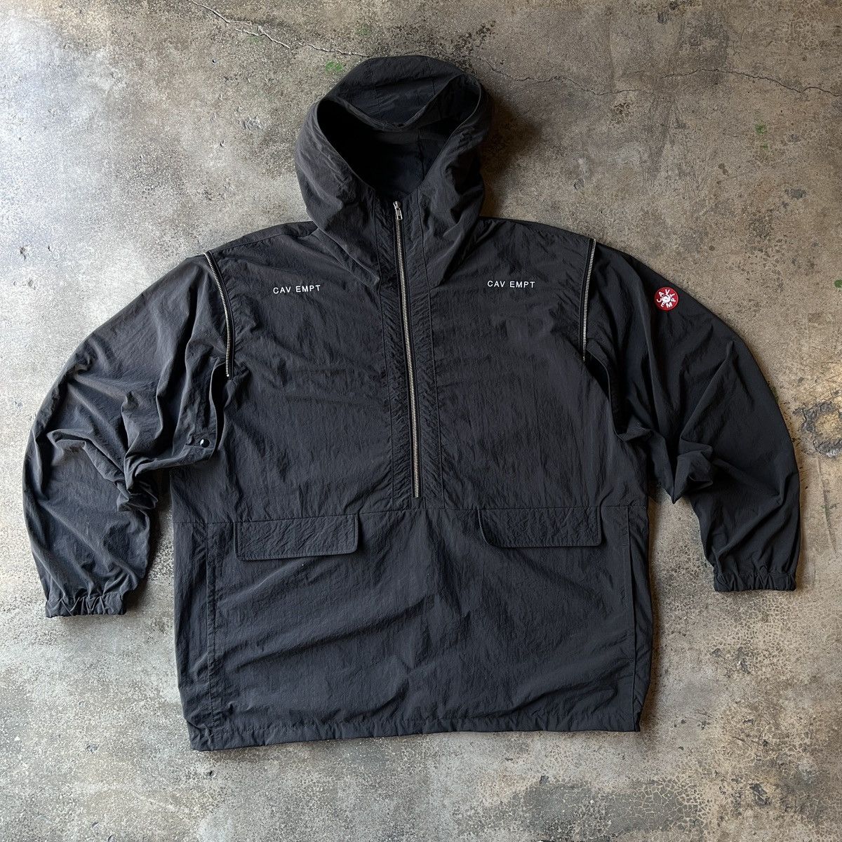 Cav Empt Cav Empt Concealed Sleeve Popover Jacket Size US XL / EU 56 / 4 - 1 Thumbnail