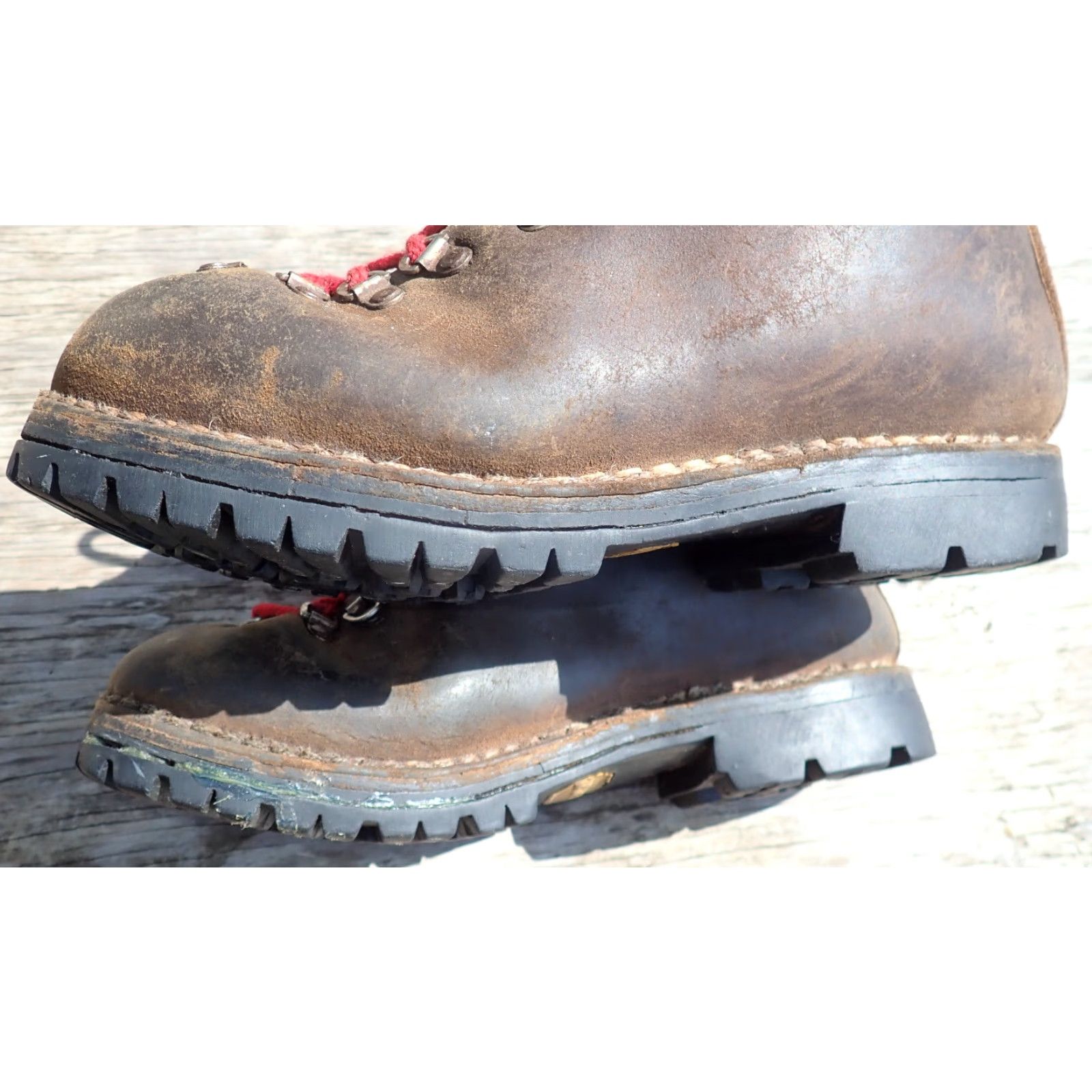 Vasque VINTAGE Vasque Leather Hiking Boots Mens 9 Brown 1982 80s 90s Distressed Leather Upper Leather Lining Leather Sole Read Size US 9 / EU 42 - 7 Thumbnail