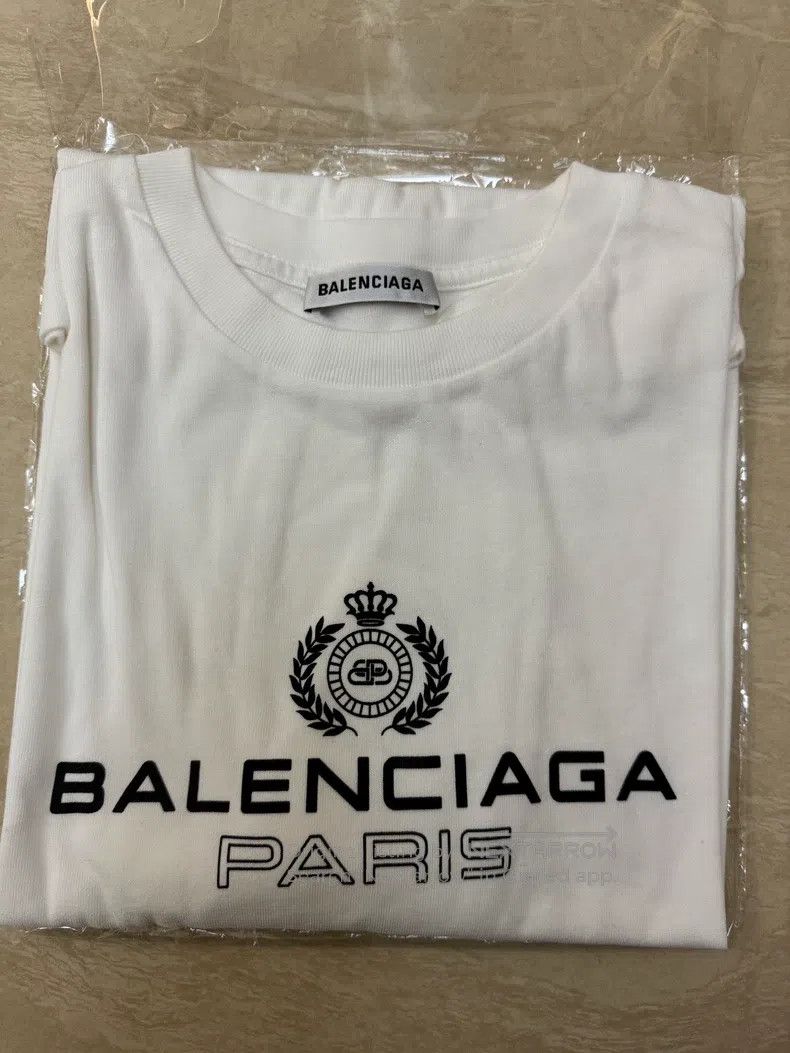 Balenciaga Balenciaga T-Shirt Wheat Crown Buckle Letter Print Logo Sh Size US S / EU 44-46 / 1 - 3 Thumbnail