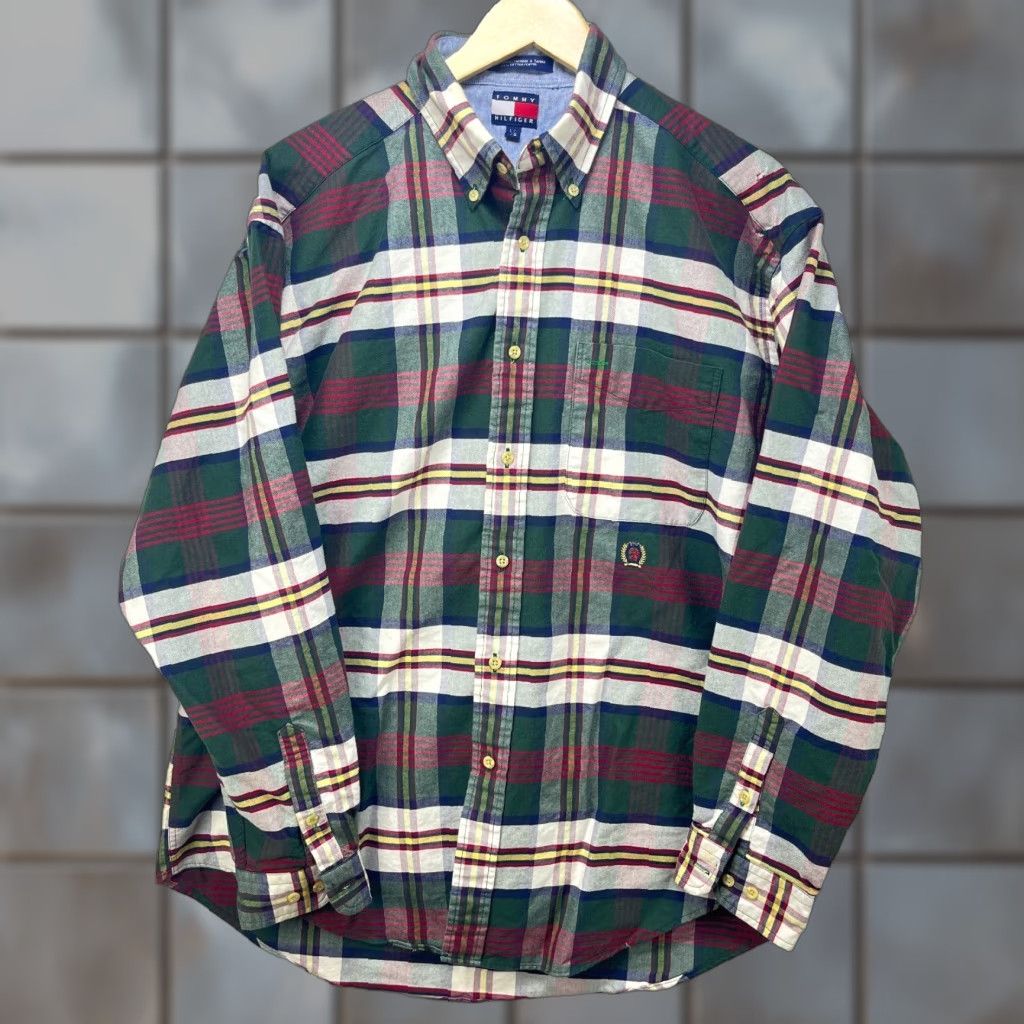 Tommy Hilfiger VINTAGE Tommy Hilfiger Button-Up Long Sleeve Plaid Shirt L Green Mens 90s Size US L / EU 52-54 / 3 - 1 Thumbnail