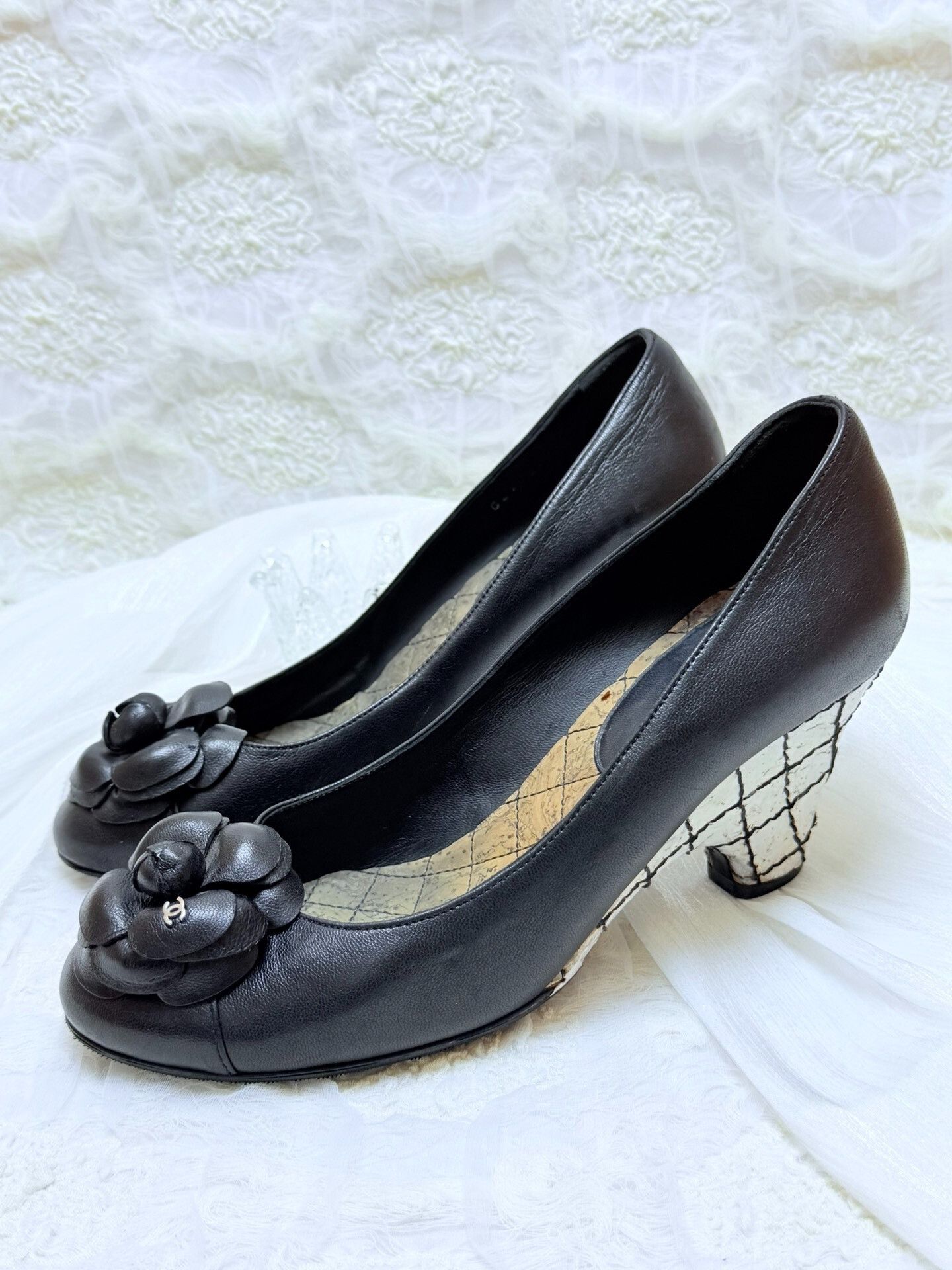 Chanel Chanel Black Lowtop Sneakers us_7 Women Size US 7 / IT 37 - 1 Thumbnail
