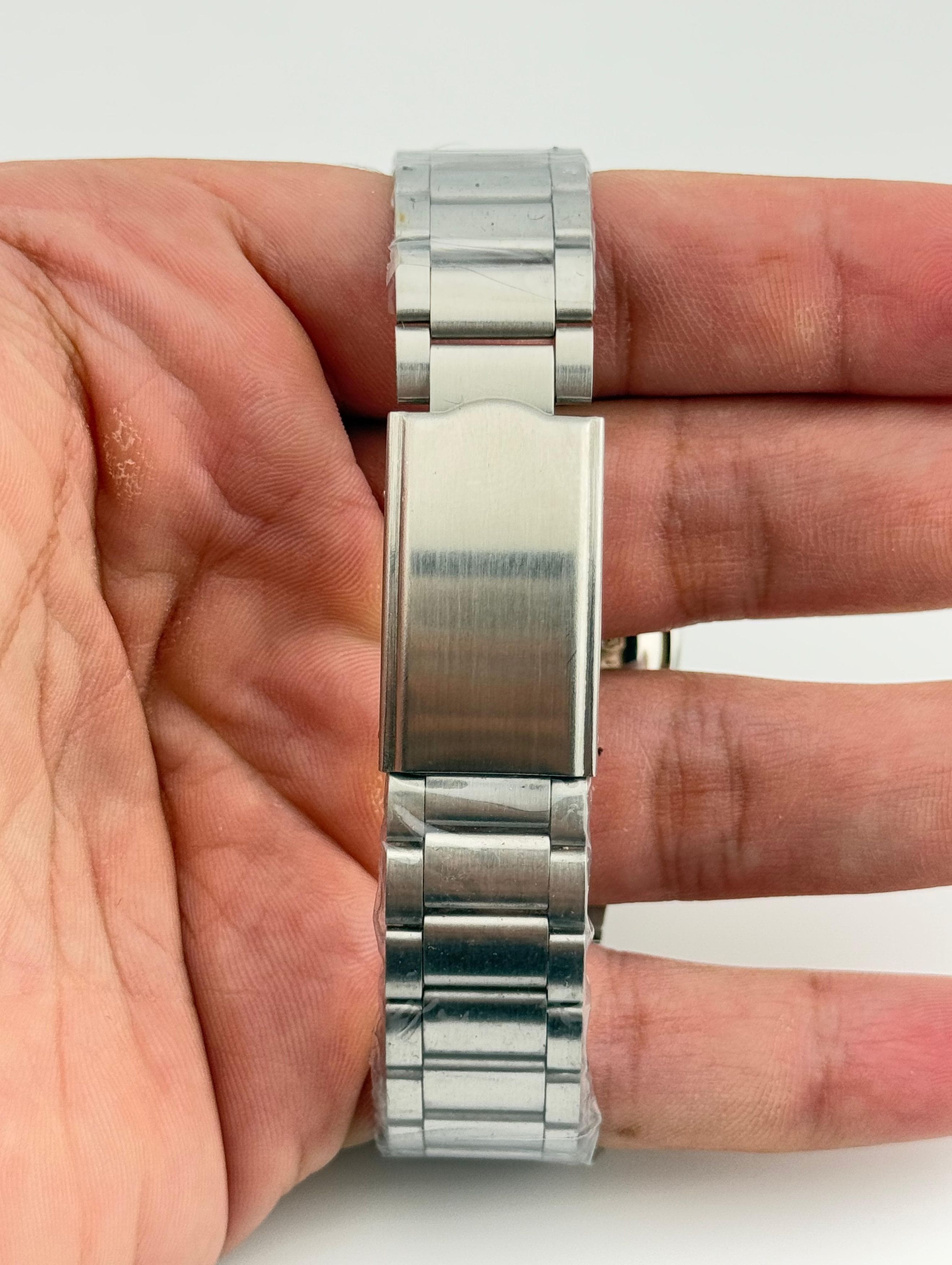 Seiko Classic Men's Wrist Watch Size 36 - 5 Thumbnail