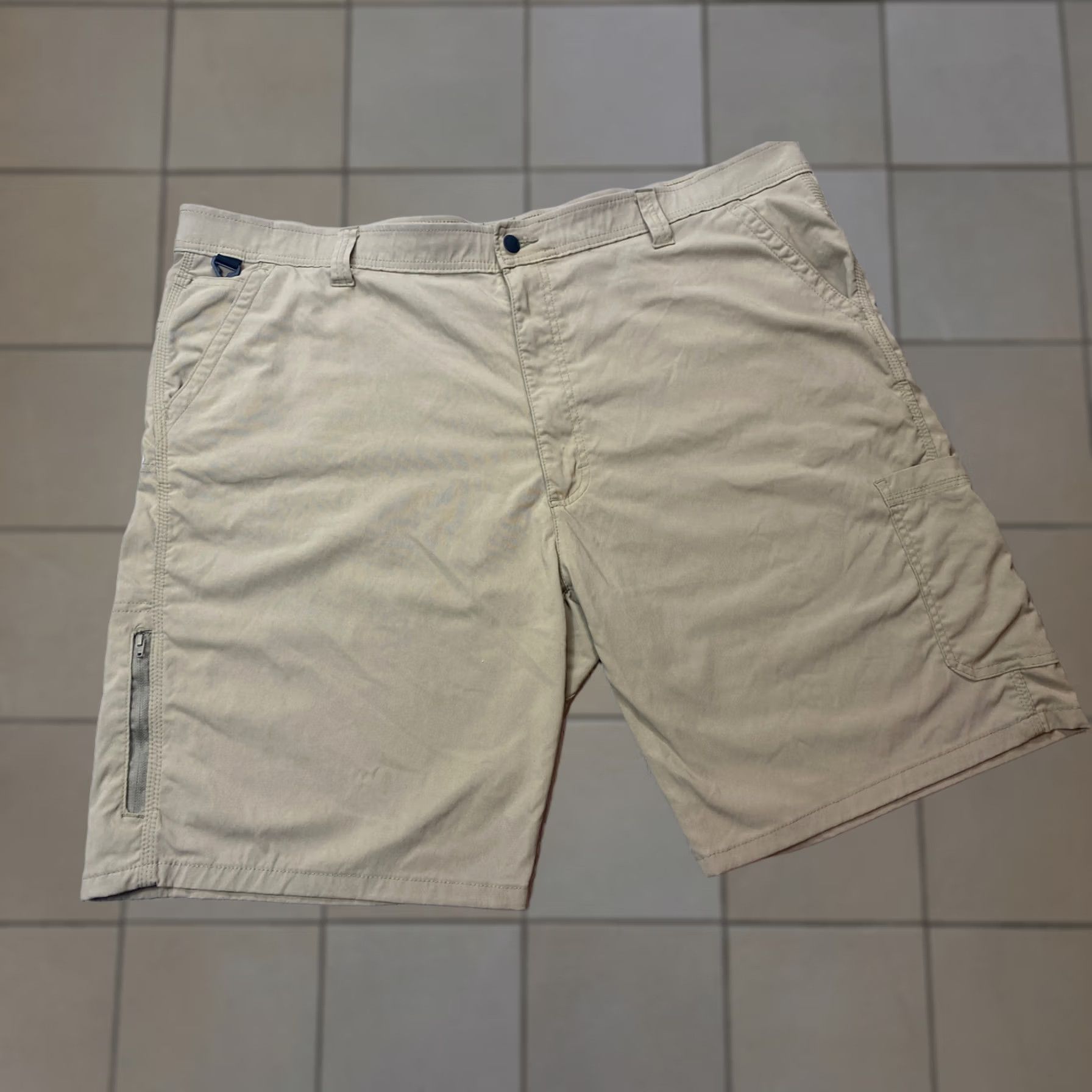 Wrangler Wrangler Shorts Mens 48 Beige Cargo Lightweight Nylon Comfort Utility Travel Cargo Pocket Shorts Beige Mens 48 Outdoor Summer Casual Size US 32 / EU 48 - 1 Thumbnail