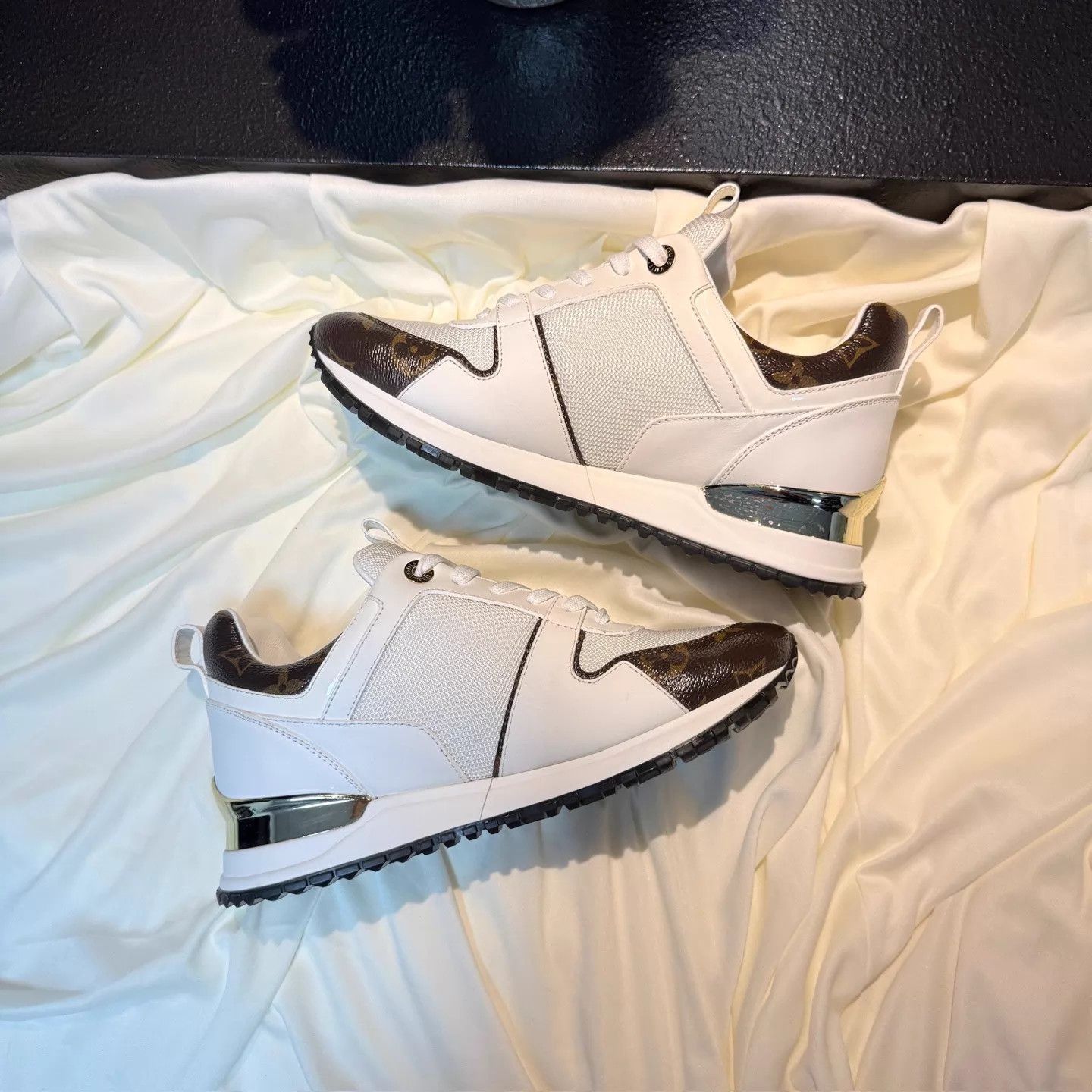 Louis Vuitton LV Run Away White Brown Monogram Sneaker 36 99 New 9k nh3066 Size US 5.5 / IT 35.5 - 4 Thumbnail