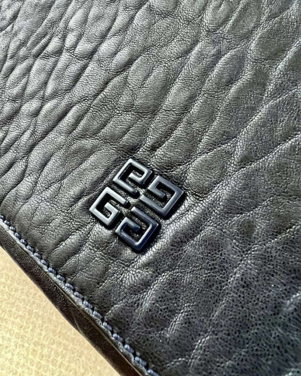 Givenchy Givenchy navy blue leather clutch Size ONE SIZE - 5 Thumbnail