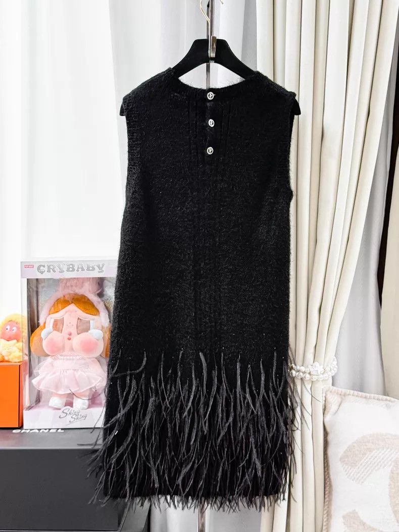 Chanel Chanel Knitted shiny diamond feather vest dress Size XS / US 0-2 / IT 36-38 - 3 Thumbnail