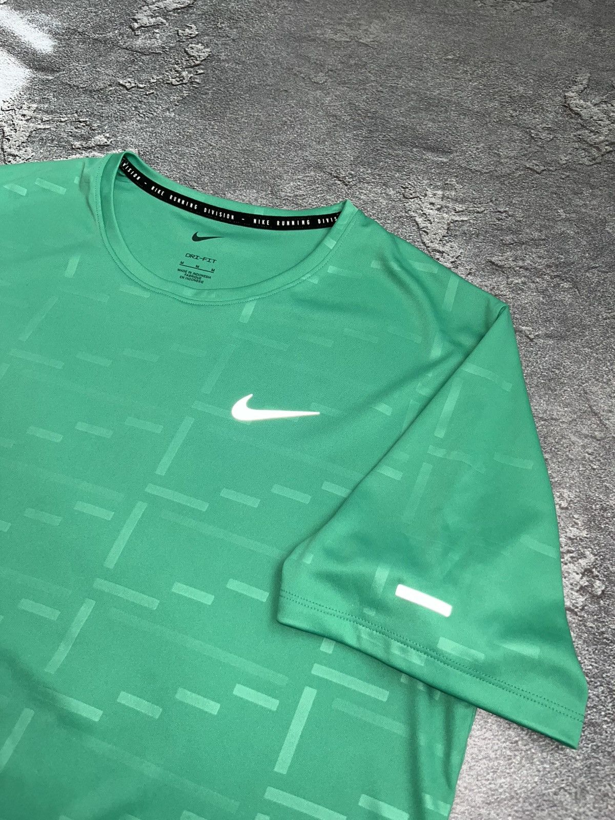 Nike Nike Dri-Fit Running Division Shirt Size US M / EU 48-50 / 2 - 3 Thumbnail