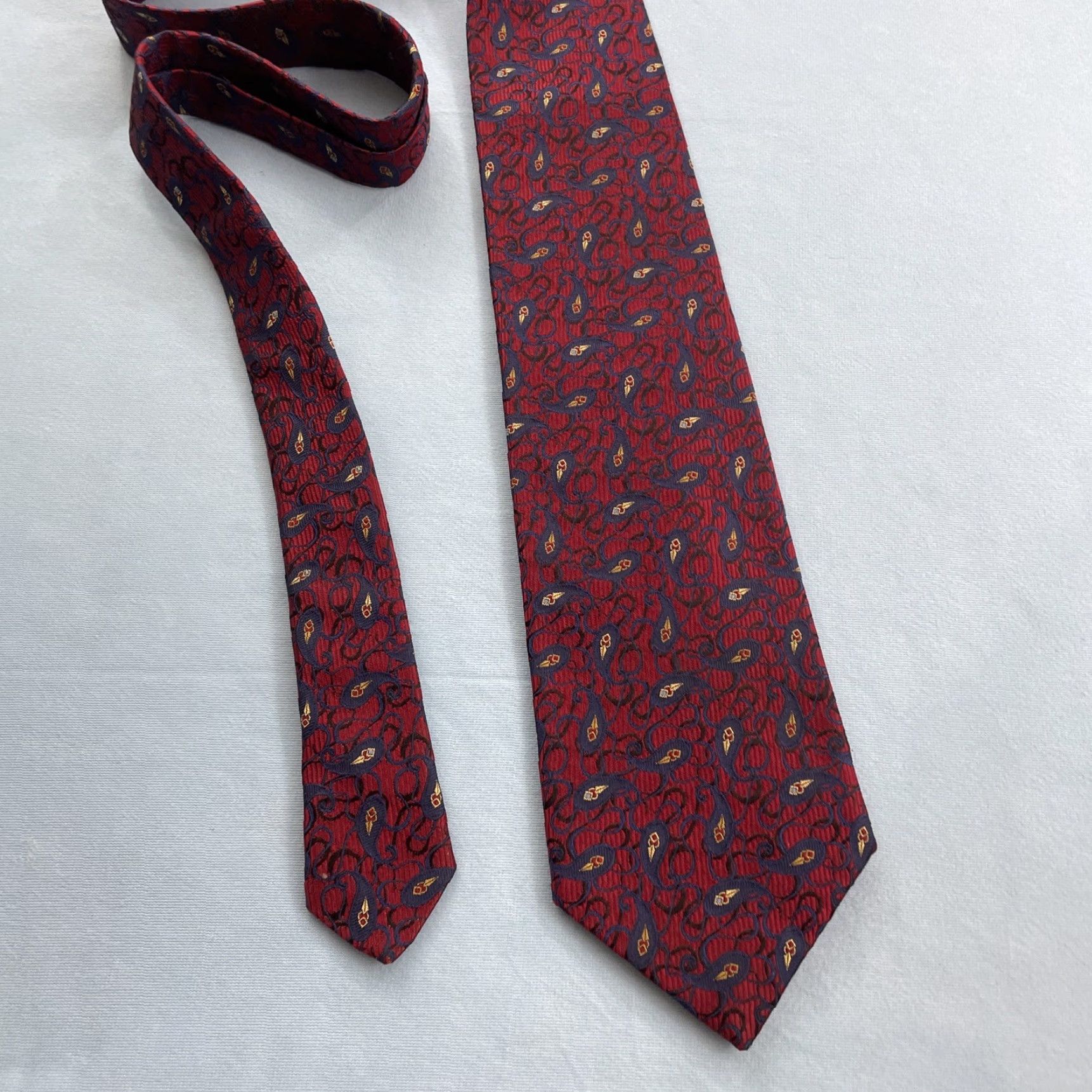 Robert Talbott VINTAGE Robert Talbott Tie Mens 100% Silk Paisley X-Long 4x65 Ruby Red Navy Blue Thick Woven Jacquard Classic Executive Statement Deadstock NWT 9 Size ONE SIZE - 3 Thumbnail