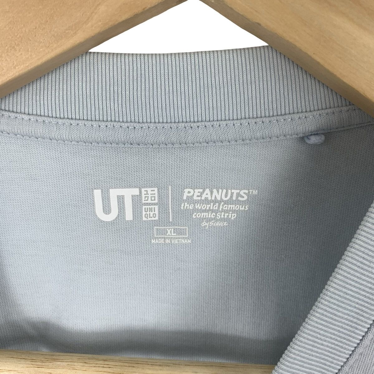 Uniqlo UNIQLO X PEANUTS The World Famous Strip By M.Schulz Size US XL / EU 56 / 4 - 7 Thumbnail