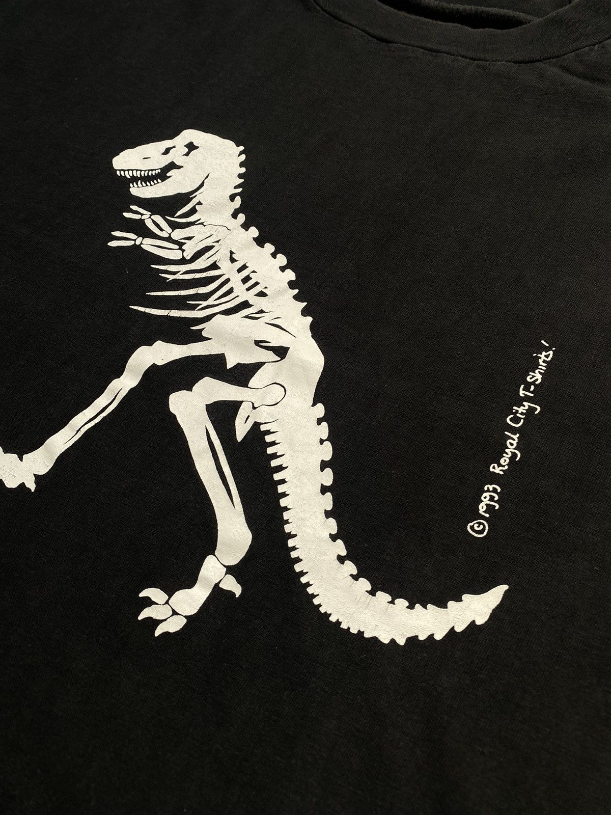 Band Tees × Japanese Brand × Vintage Vintage 90s Dinosaur Skeleton Royal City Tee Faded Size US XL / EU 56 / 4 - 9 Thumbnail