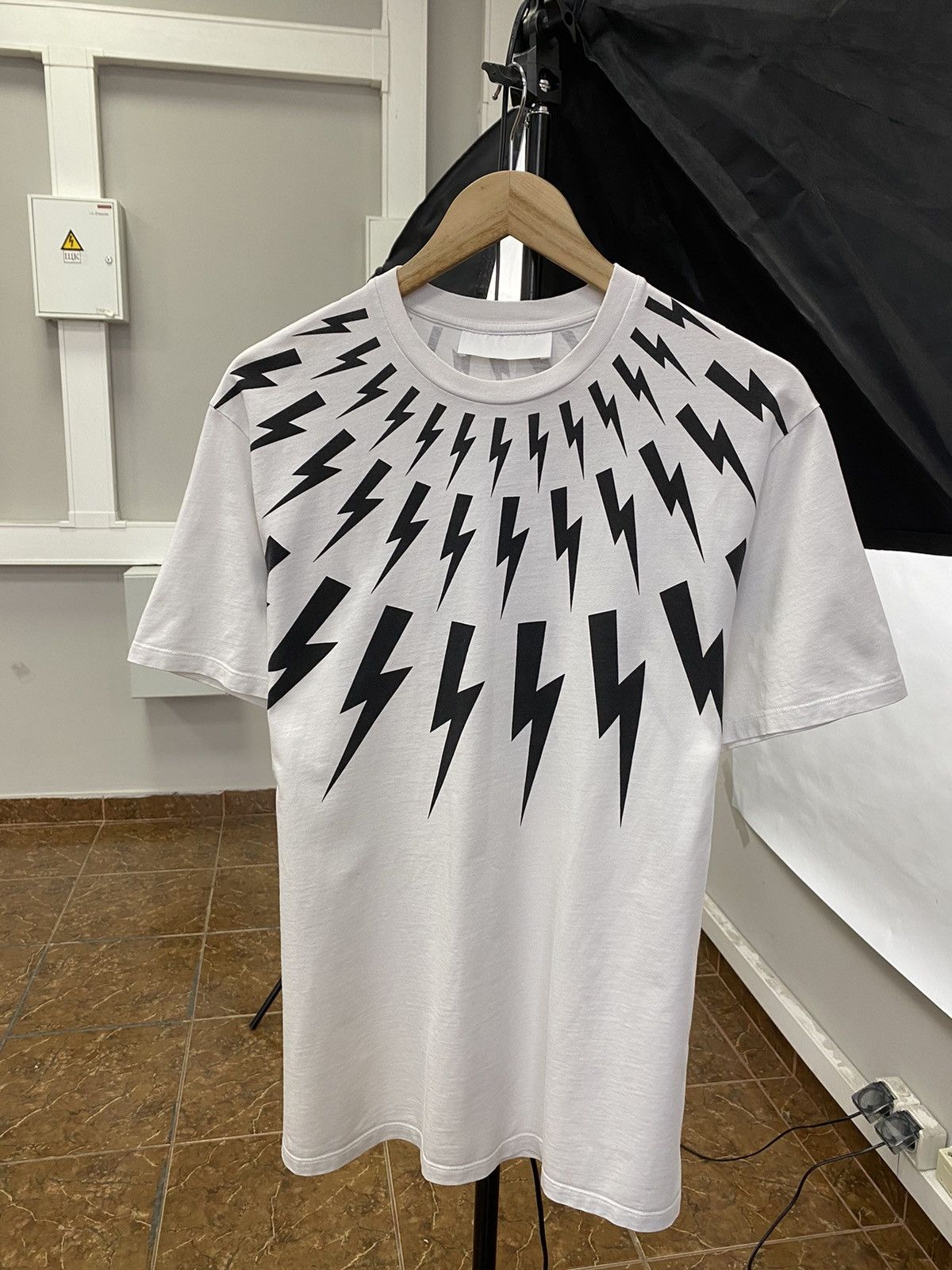 Neil Barrett Neil Barrett Fullprint T-Shirt Rare Retro Hype Y2K Size US L / EU 52-54 / 3 - 1 Thumbnail