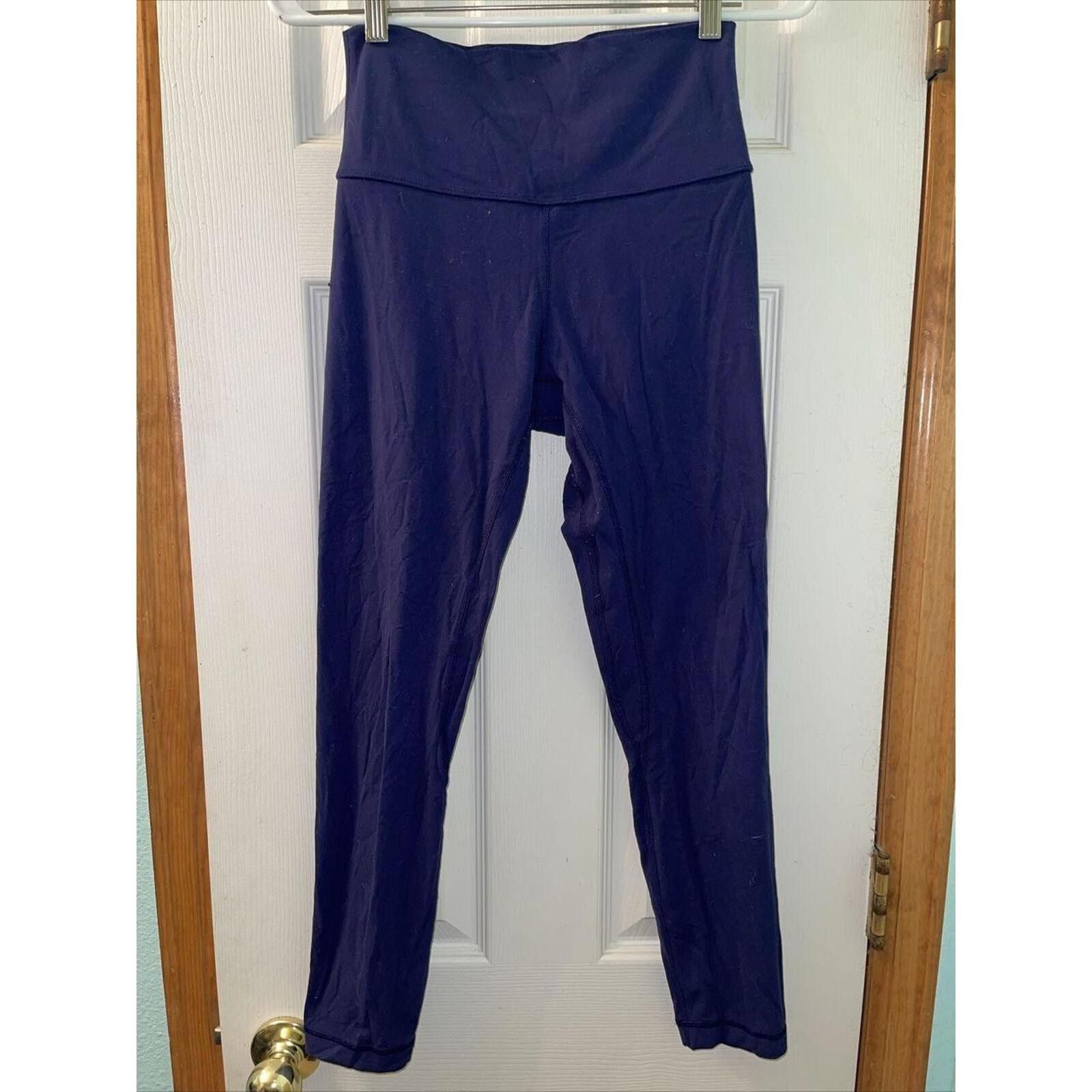 Lululemon LuluLemon High-Waisted Purple Leggings for Activewear Size 36" / US 14 / IT 50 - 1 Thumbnail