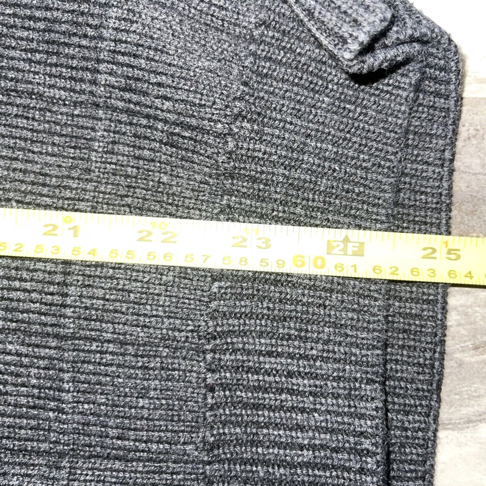 Izod IZOD Men's Cable Knit Golf Sweater Charcoal Gray Cotton Logo Ribbed Knit Pullover L Mens Regular Size US L / EU 52-54 / 3 - 7 Thumbnail