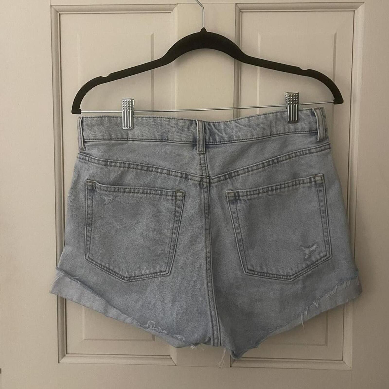 H&M H&M Women's Blue Shorts Size 32" / US 10 / IT 46 - 2 Thumbnail