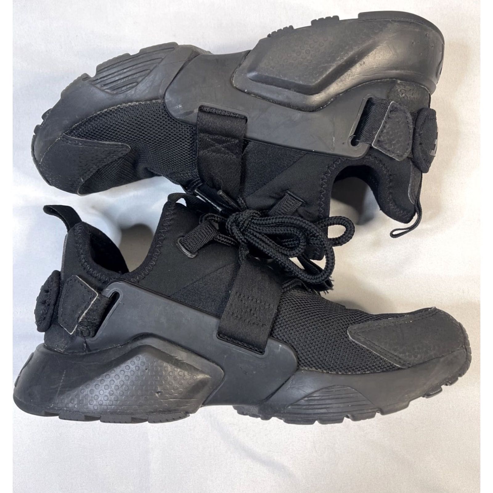 Nike Nike Air Women’s Huarache City Low Top Triple Black AH6804-003 Shoes 6.5 US Women’s Sneaker Athletic Casual Workwear Size M / US 6-8 / IT 42-44 - 7 Thumbnail