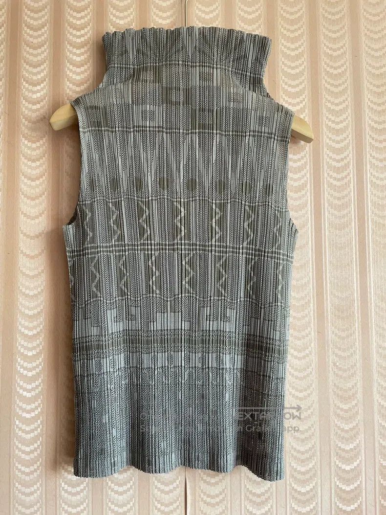 Issey Miyake Issey Miyake Silver-gray Paper-cut Hollow Out Top Tank Top Size L / US 10 / IT 46 - 3 Thumbnail