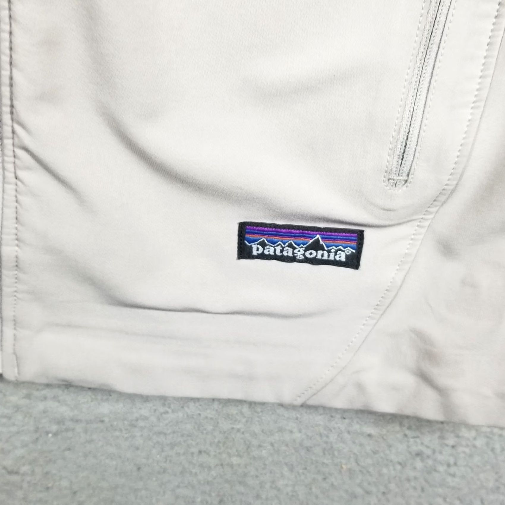 Patagonia PATAGONIA Women's Guide Jacket Full Zip Gray M Dimensional Logo Casual Outdoor Size M / US 6-8 / IT 42-44 - 5 Thumbnail