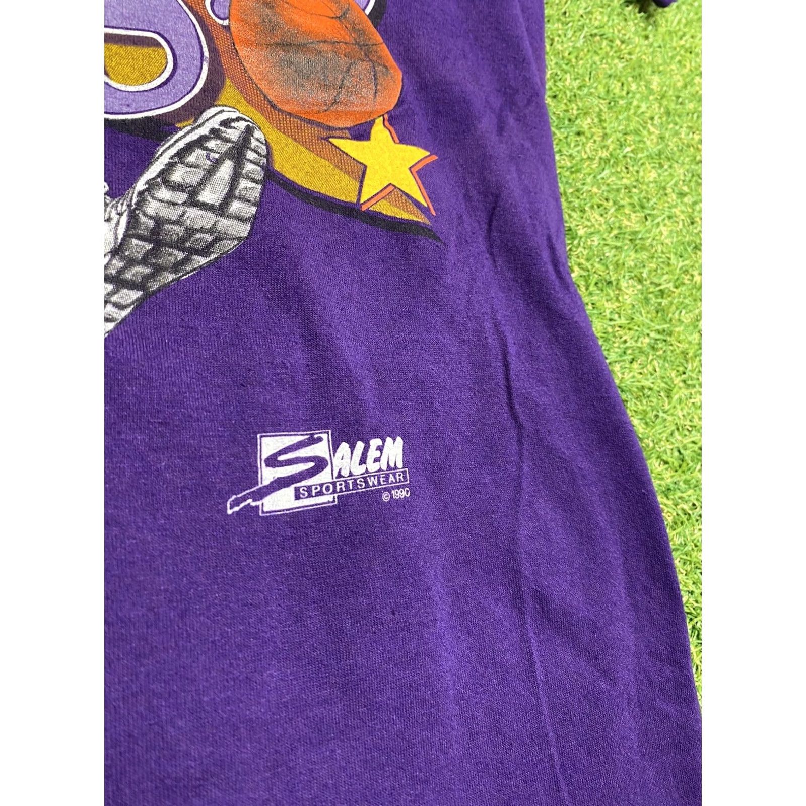 Vintage VINTAGE Lakers Magic Johnson Shirt Mens M Purple 1990s NBA Cartoon Print Short Sleeve Crew Neck Model: Sportsman Size US M / EU 48-50 / 2 - 4 Thumbnail