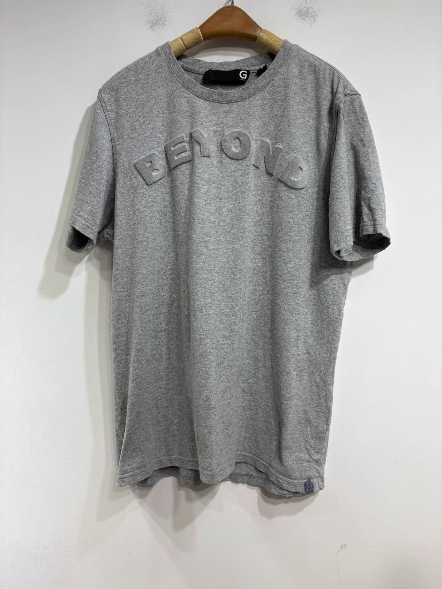 Givenchy Givenchy Men's Grey Crew Neck Short Sleeve T-shirt K29 Size US M / EU 48-50 / 2 - 1 Thumbnail