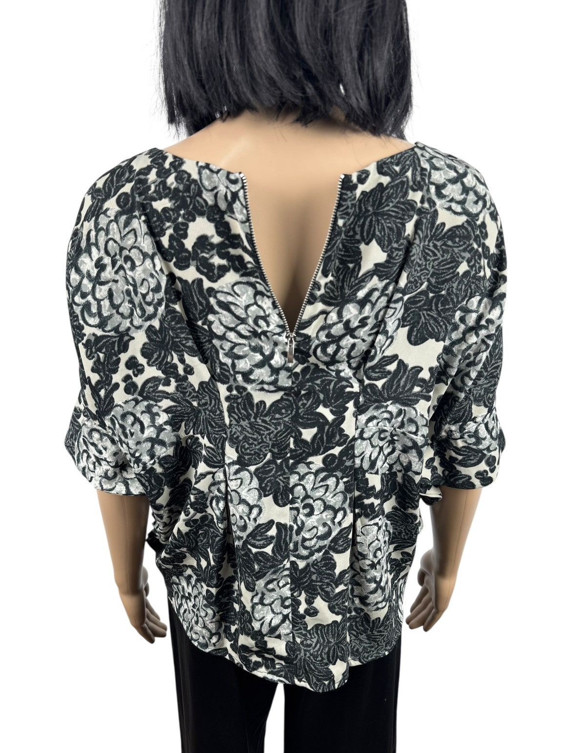 TWINSET Twinset Jacquard Blouse Decorated Embroidered Flower size S Size S / US 4 / IT 40 - 10 Thumbnail