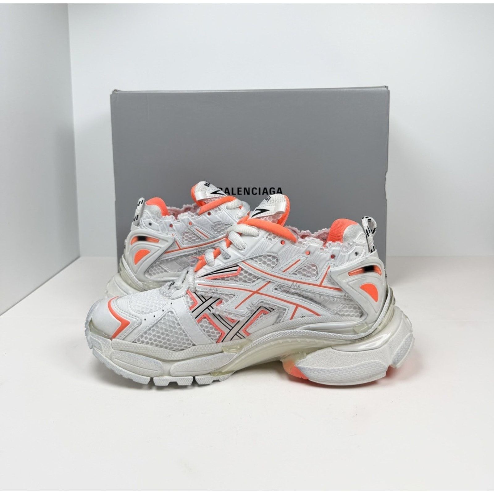 Balenciaga Size 40EU/7US - Balenciaga Runner White/Runner NEW Size US 7 / EU 40 - 8 Thumbnail