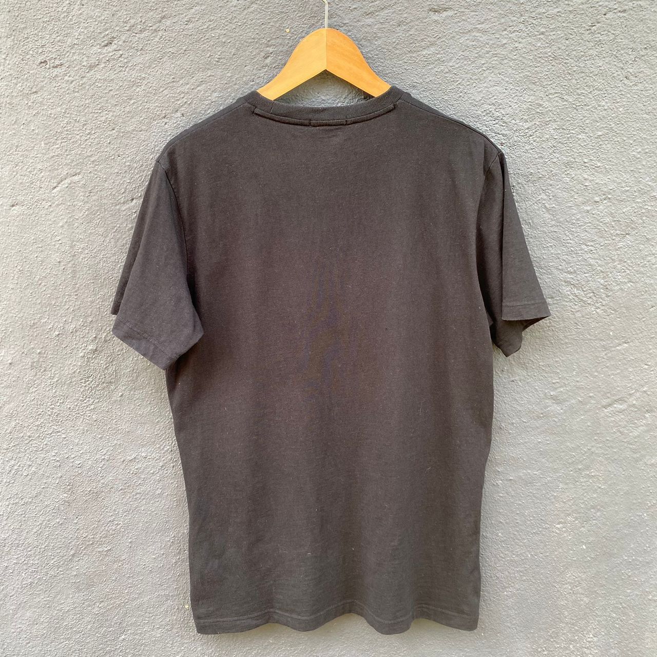Uniqlo Thrashed One Piece X Uniqlo Tee Size US L / EU 52-54 / 3 - 3 Thumbnail