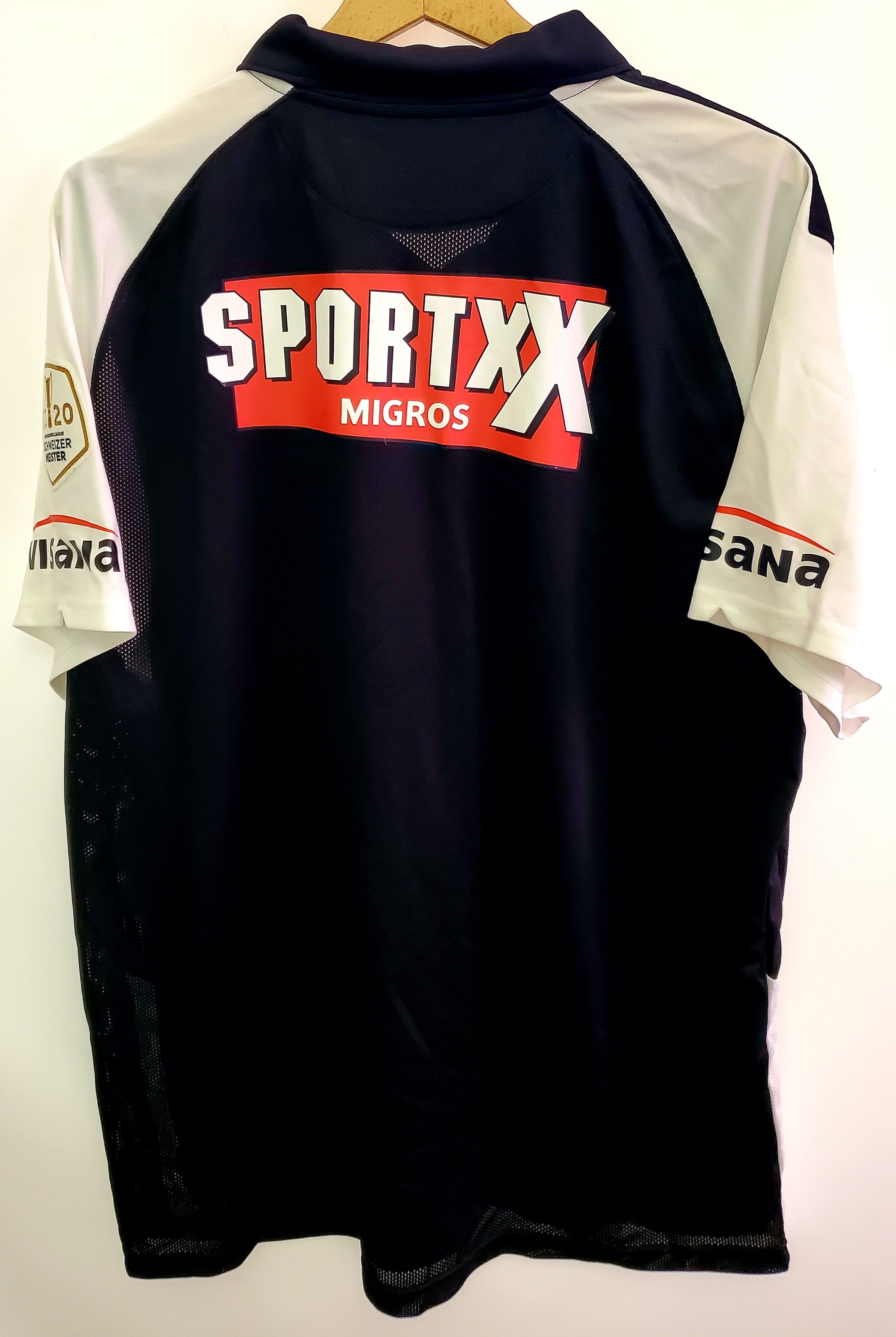 Nike YOUNG BOYS 2020/2021 soccer jersey perfect condition XXL Size US XXL / EU 58 / 5 - 5 Thumbnail