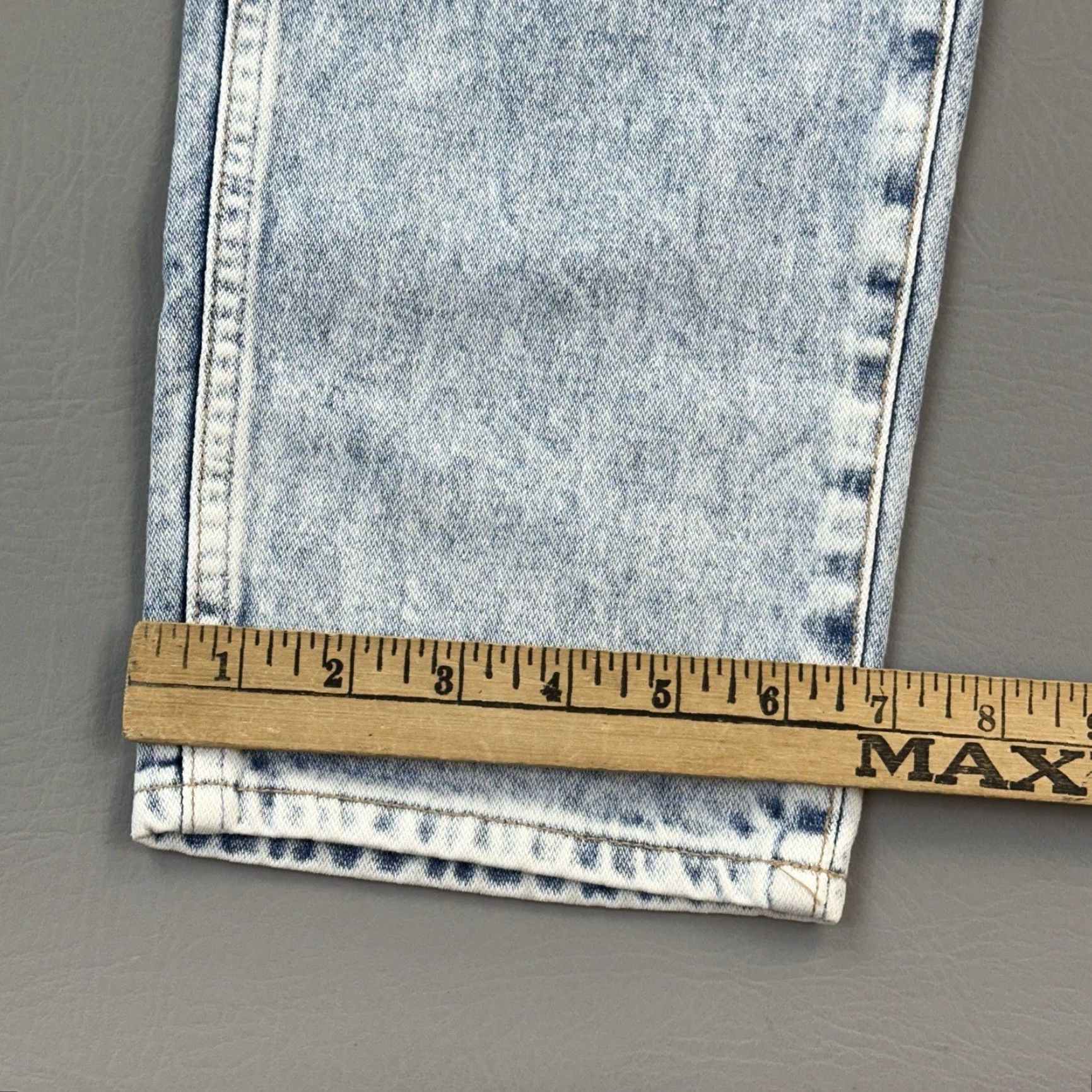 Wrangler Wrangler Mom Jeans Women's 29x29 Light Wash Denim High Rise Taper Retro Jeans Size 29" - 4 Thumbnail