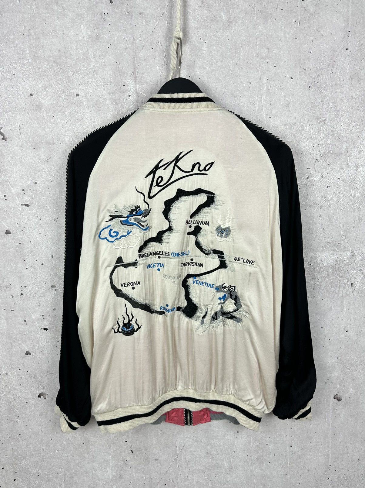 Diesel × Japanese Brand × Vintage Diesel Japanese Style Viscose Reversible Zip Women’s Bomber Size S / US 4 / IT 40 - 1 Thumbnail