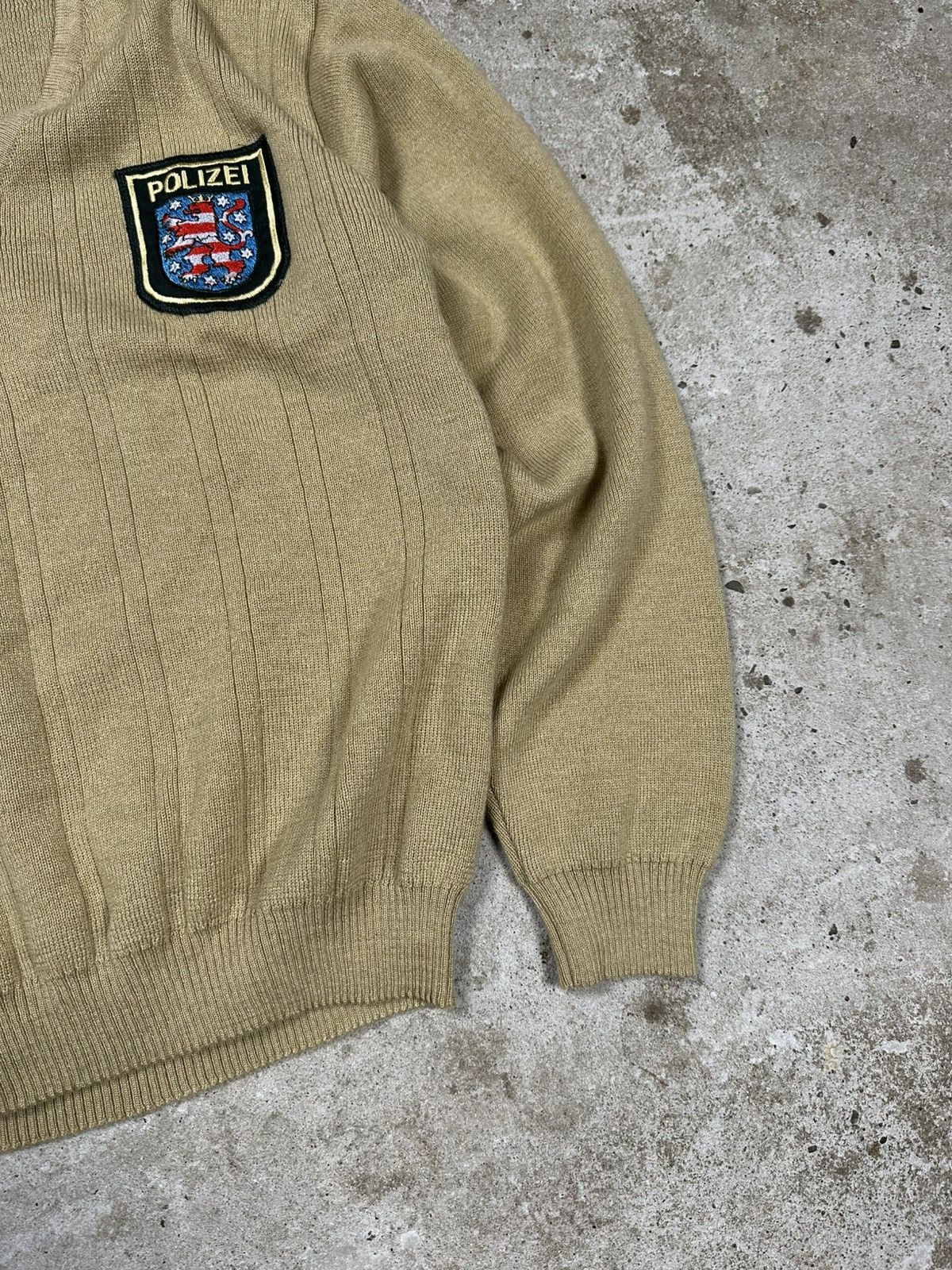 Vintage Vintage 90s Polizei Knit V Neck Sweater Badge Size US S / EU 44-46 / 1 - 3 Thumbnail