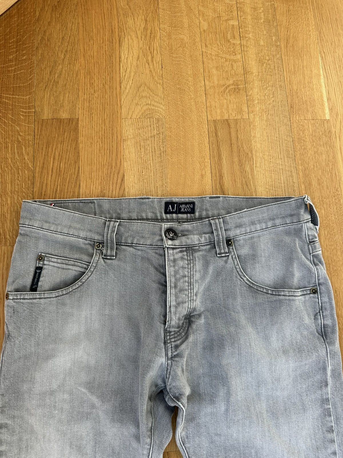 Giorgio Armani Vintage Giorgio Armani Gray Denim Jeans Metal Logo 33 Size Size US 33 - 6 Thumbnail