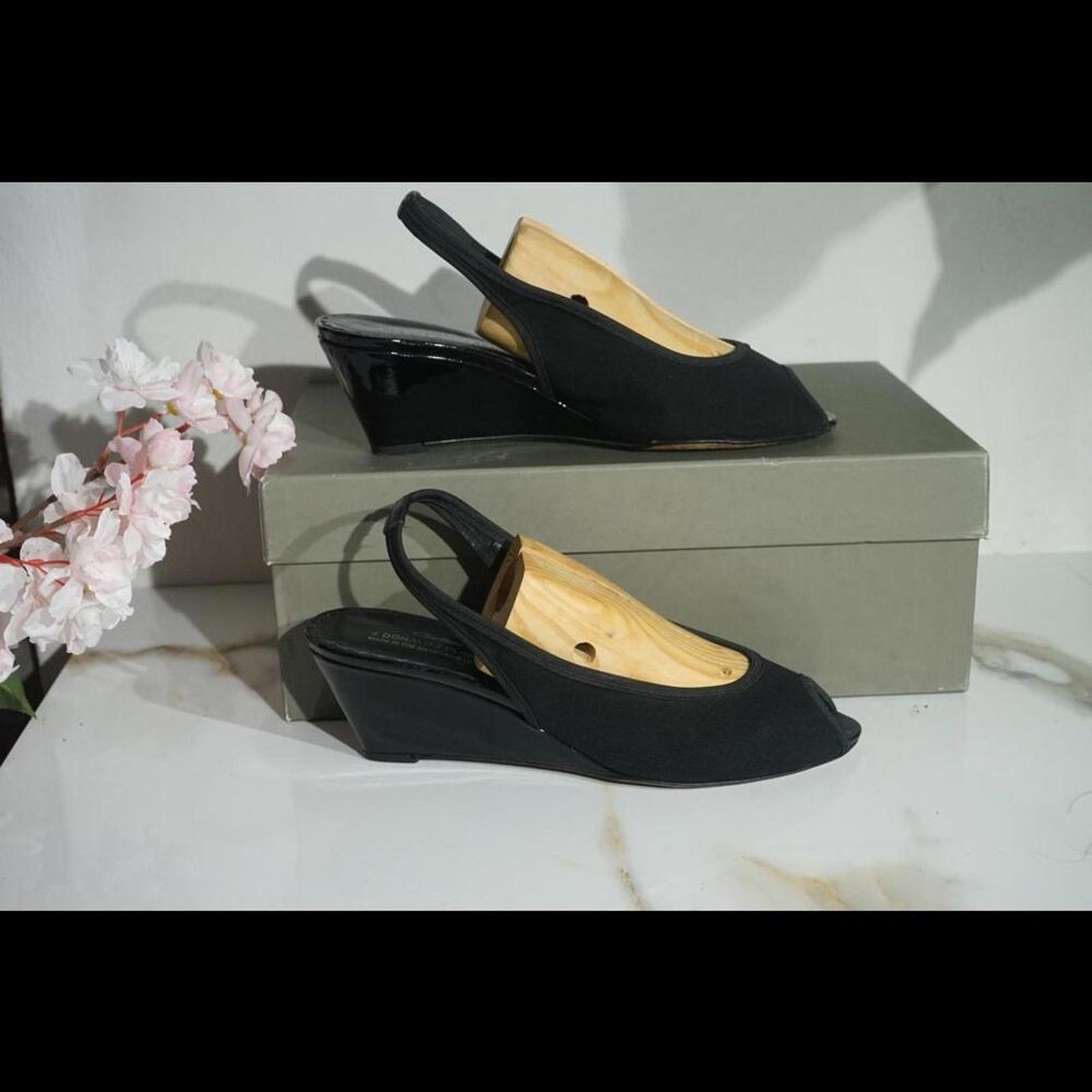 Other Couture Robert Pliner Sling low wedge Heel Pump Size US 7.5 / IT 37.5 - 3 Thumbnail