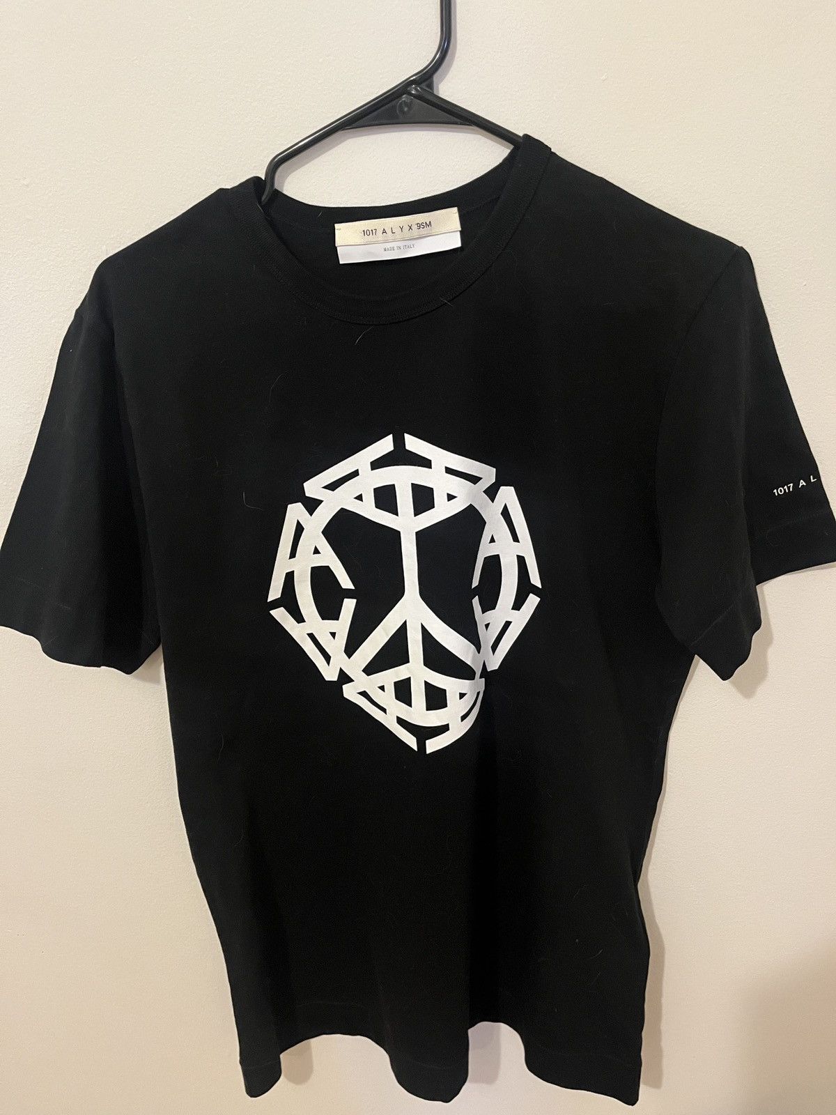 1017 ALYX 9SM × Designer Peace Sign T-Shirt- S Size US M / EU 48-50 / 2 - 1 Thumbnail