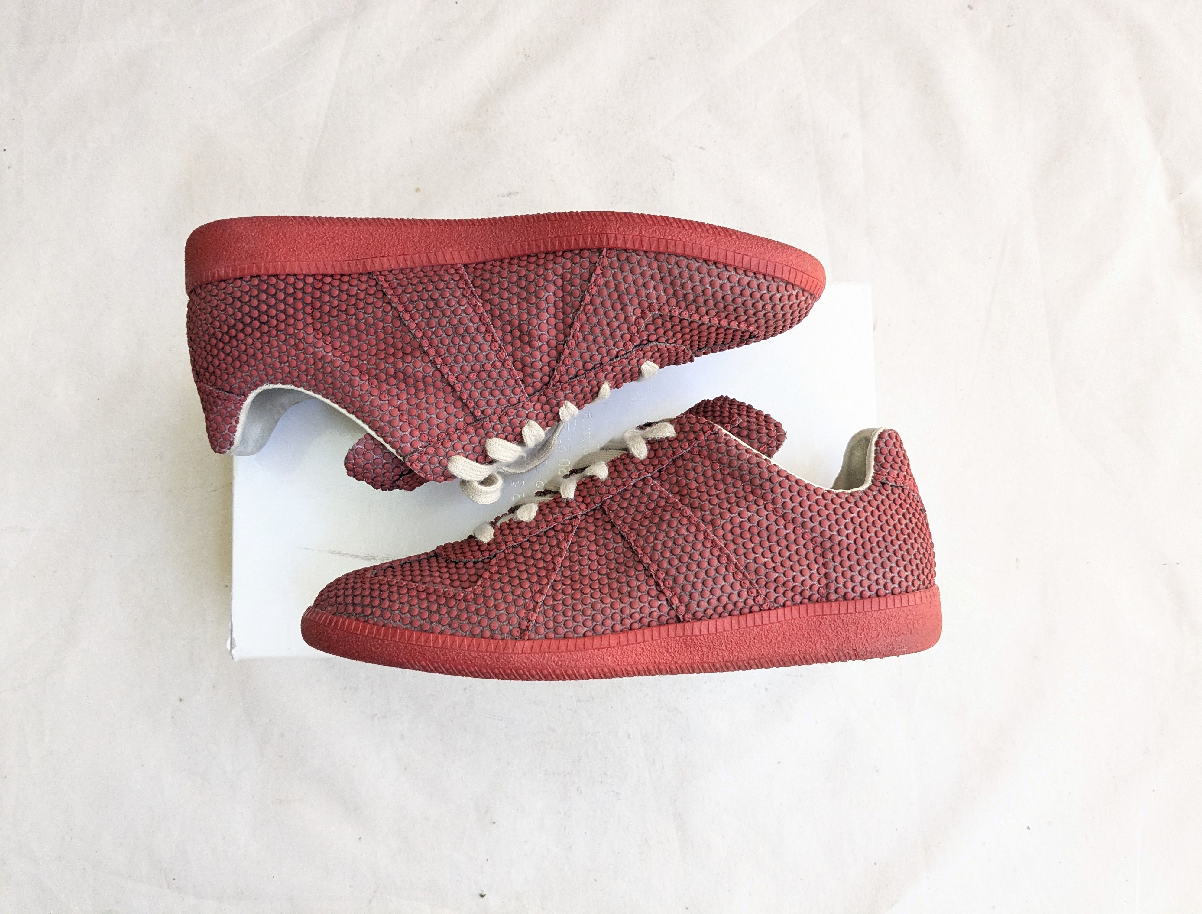 Maison Margiela Maison Margiela GAT Replica Red 8.5 41.5 Low Tops Size US 8.5 / EU 41-42 - 1 Thumbnail