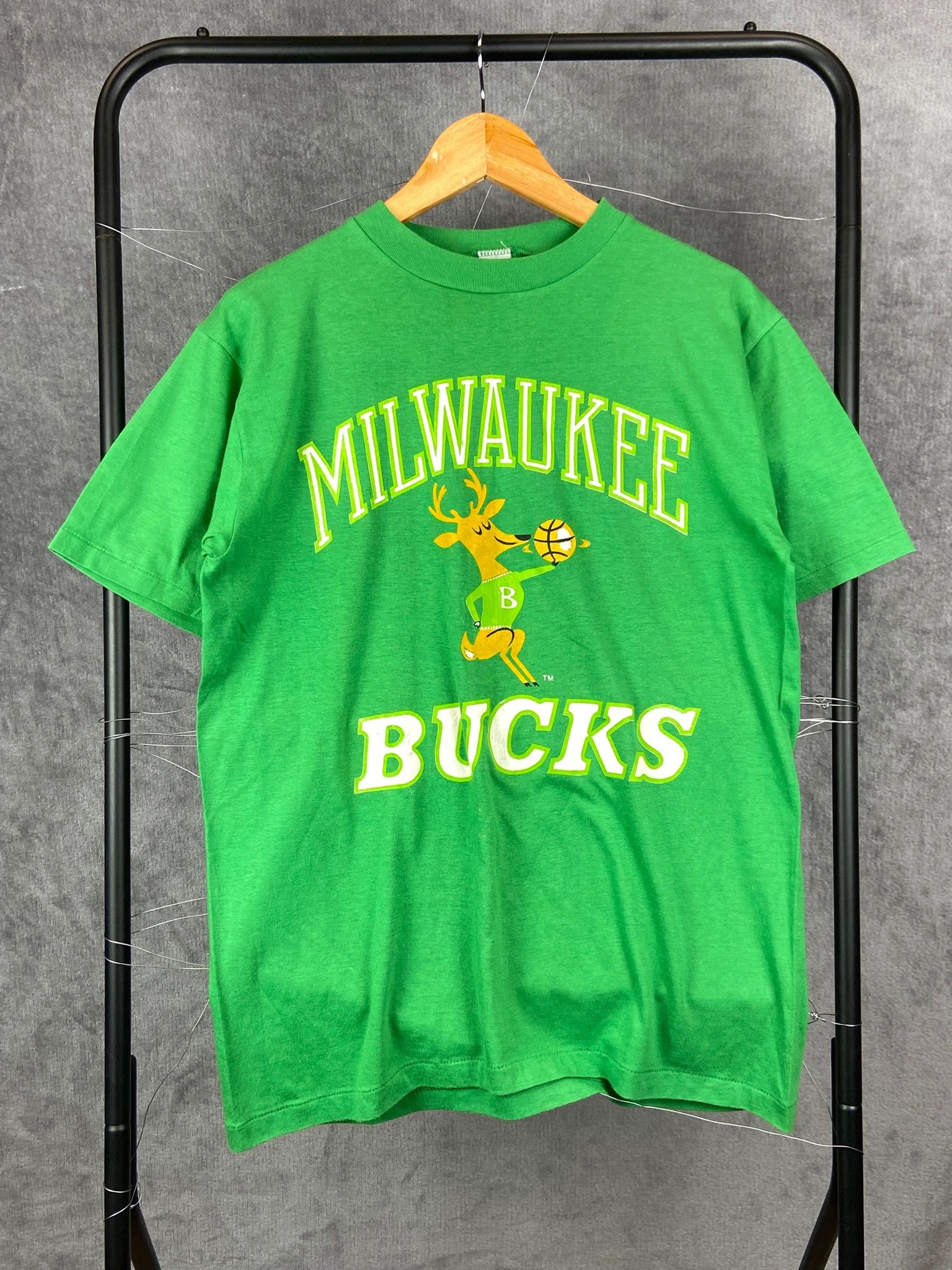 Other Vintage Milwaukee Bucks NBA green tee L Size US L / EU 52-54 / 3 - 1 Thumbnail