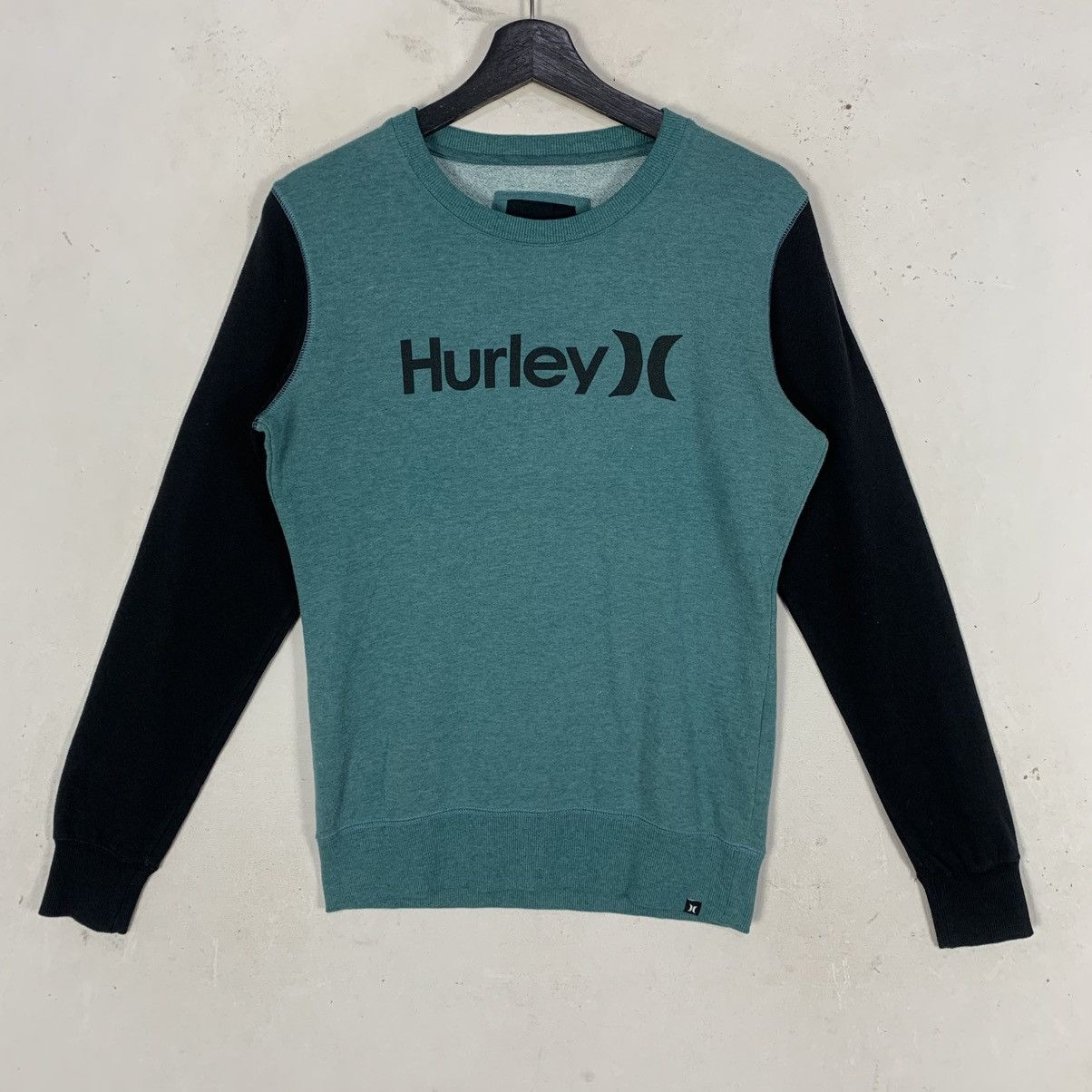 Hurley Hurley Apparel Surf Style JapaneseBrand Sweatshirt Size US S / EU 44-46 / 1 - 2 Thumbnail