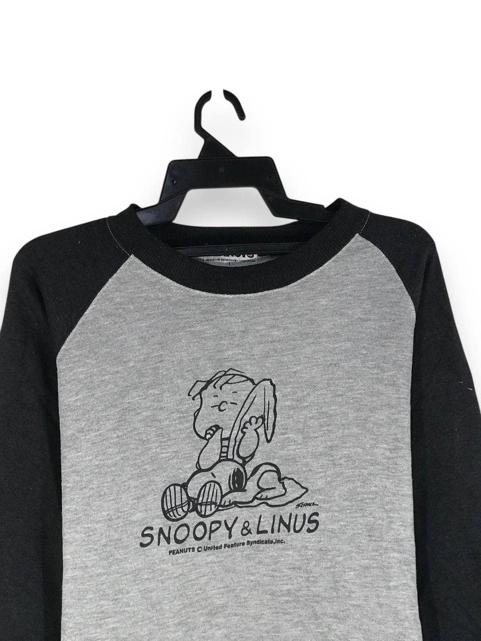 Vintage vintage snoopy and linus peanuts cartoon Size US L / EU 52-54 / 3 - 2 Thumbnail