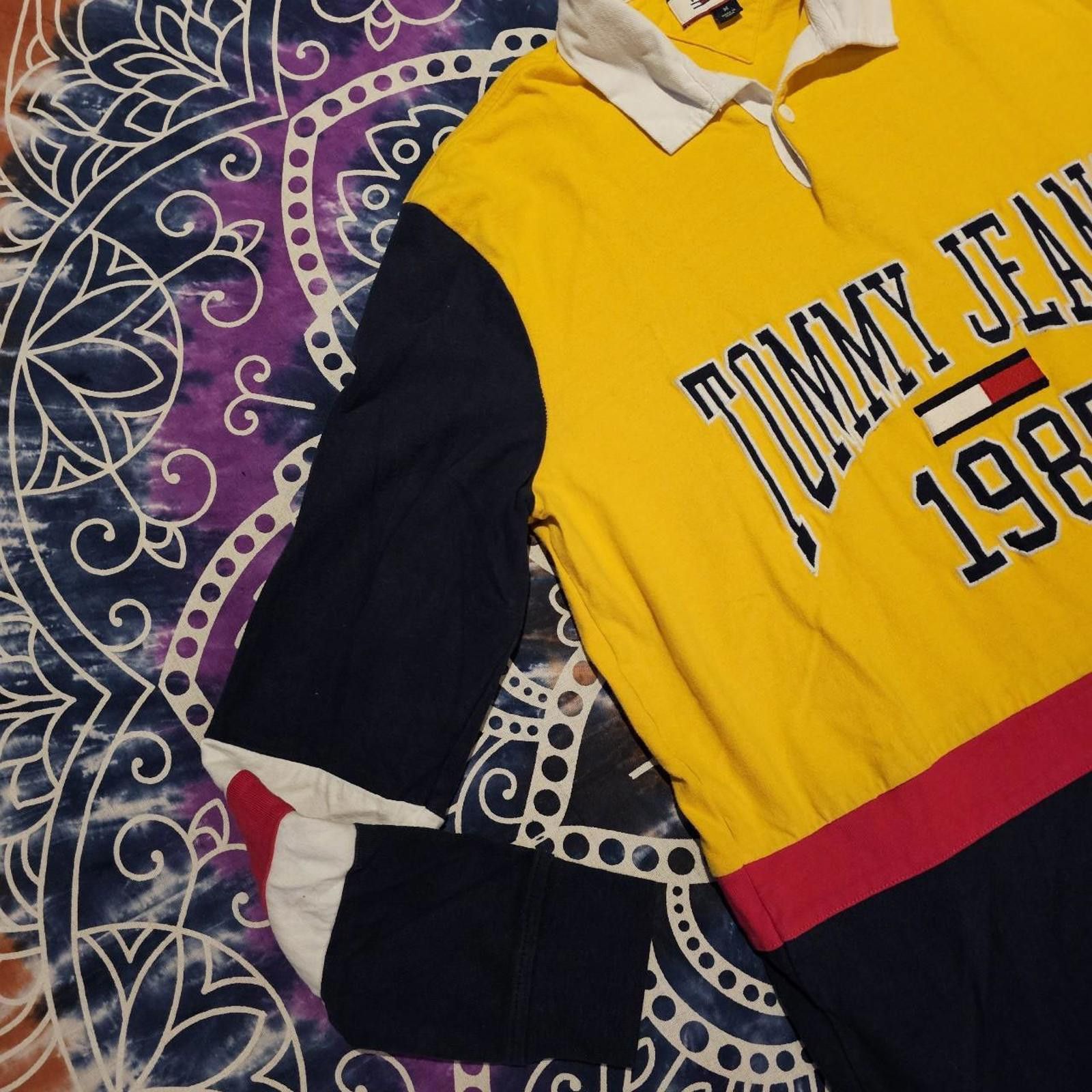 Tommy Hilfiger Tommy Hilfiger Vintage Yellow and Navy Polo-shirt Size US M / EU 48-50 / 2 - 3 Thumbnail