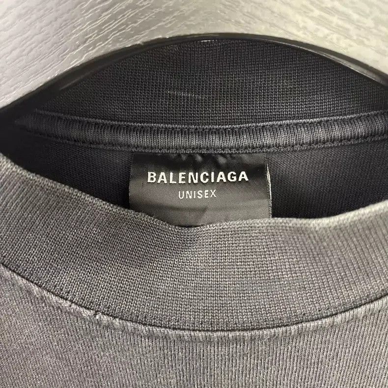 Balenciaga Balenciaga Distressed Print Logo Short Sleeve Size US M / EU 48-50 / 2 - 3 Thumbnail