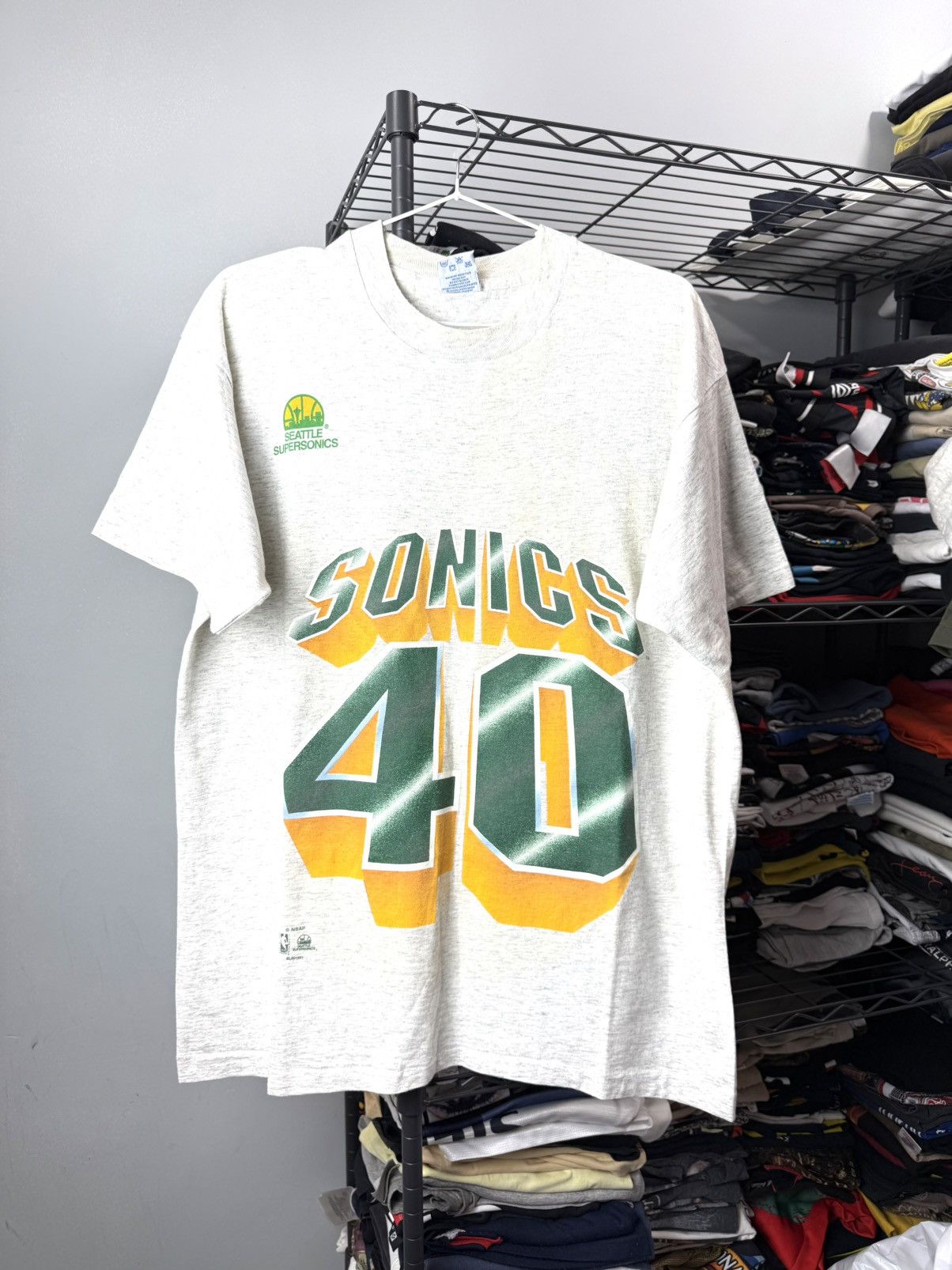 NBA Rare! Vintage 1990’s Sonics Seattle Supersonic NBA T Shirt Size US L / EU 52-54 / 3 - 1 Thumbnail