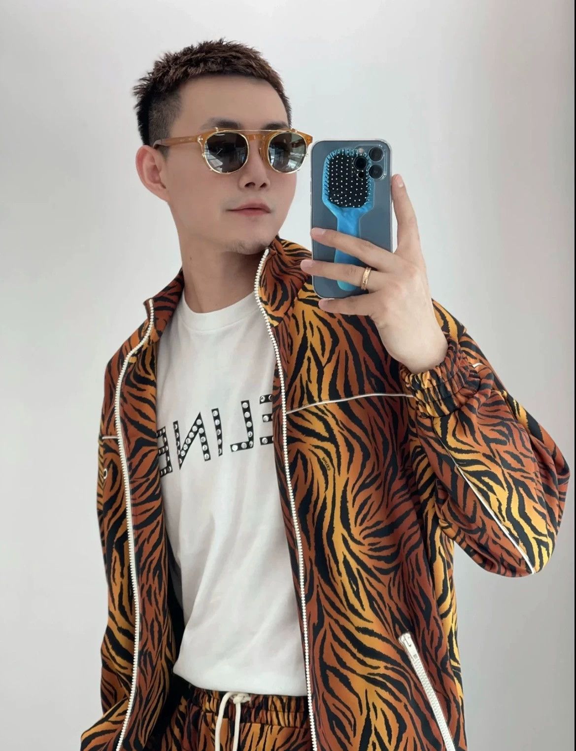 Celine CELINE Tiger Stripe Oversized Logo Zipper Jacket Unisex L Size US L / EU 52-54 / 3 - 8 Thumbnail