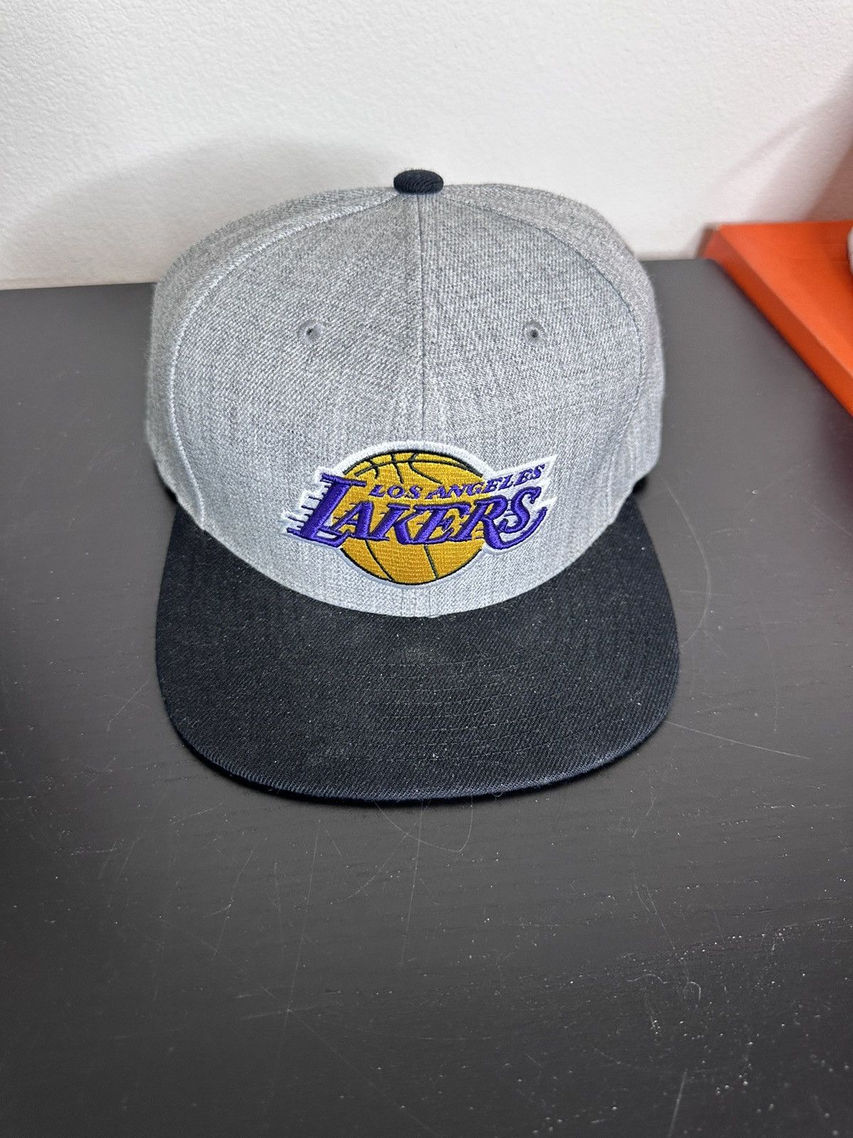 Mitchell & Ness Gray and black Mitchell and Ness Lakers hat Size ONE SIZE - 1 Thumbnail