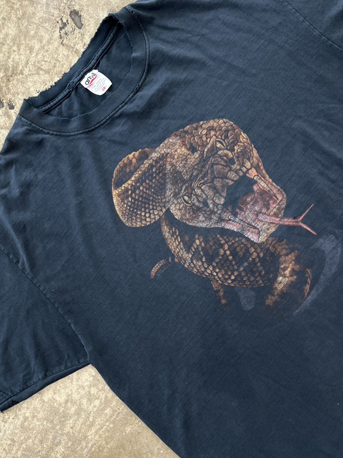 Vintage Vintage Rattlesnake Breakthrough Distressed Tee XXL Size US XXL / EU 58 / 5 - 1 Thumbnail