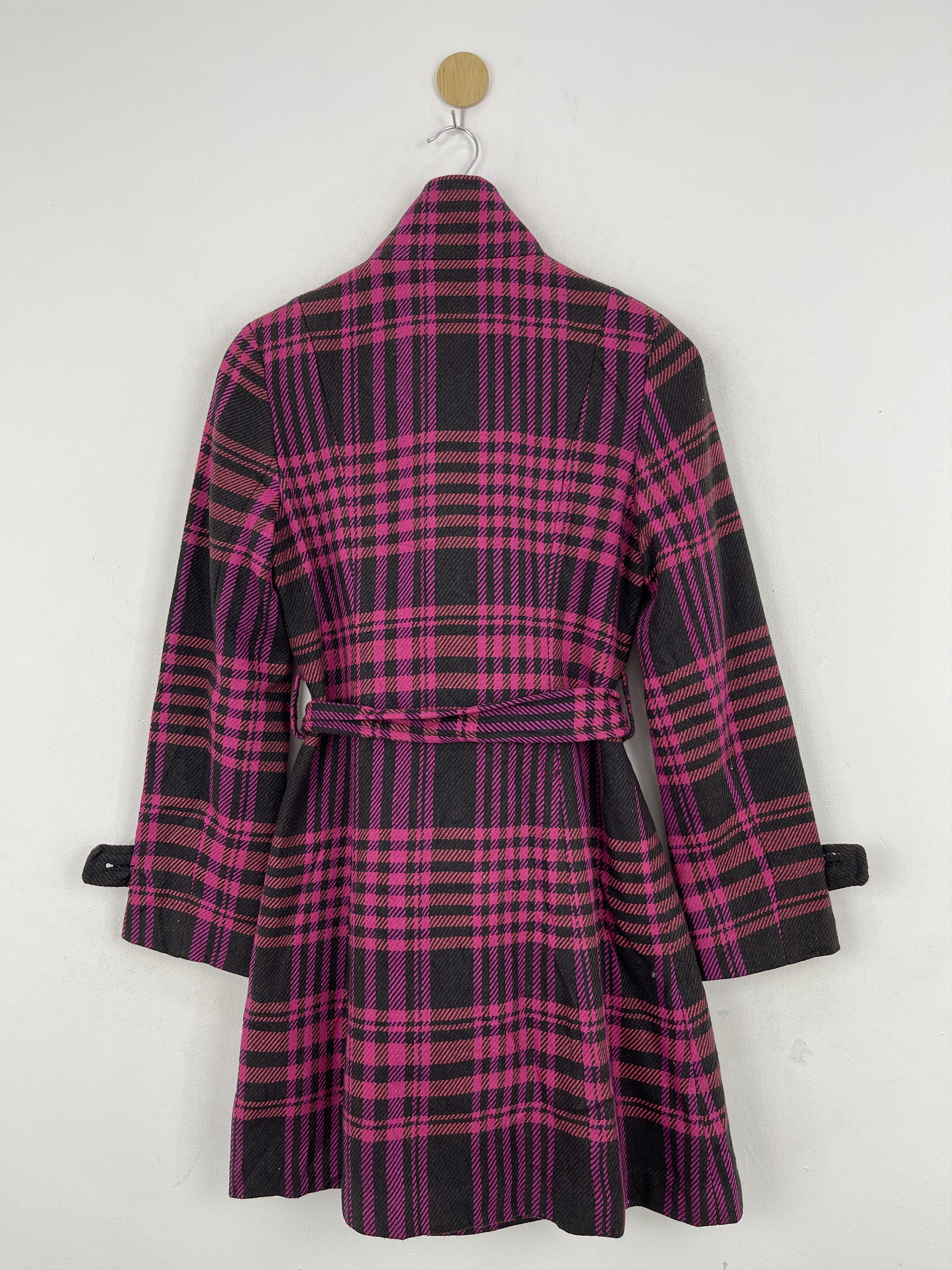 Japanese Brand Vintage Acrylic Black and Purple Belted Plaid Jacket JA0076 Size US L / EU 52-54 / 3 - 2 Thumbnail
