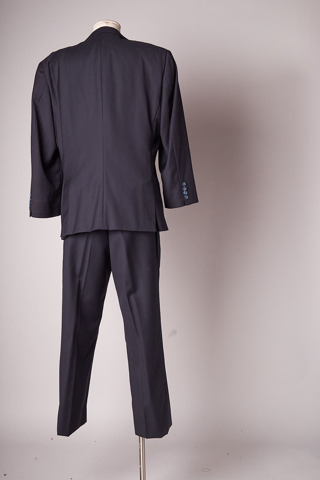 Vintage 1990s Giovanni Bresciani Super 150’s Navy Blue Slim Fit Suit Size 40R - 3 Thumbnail