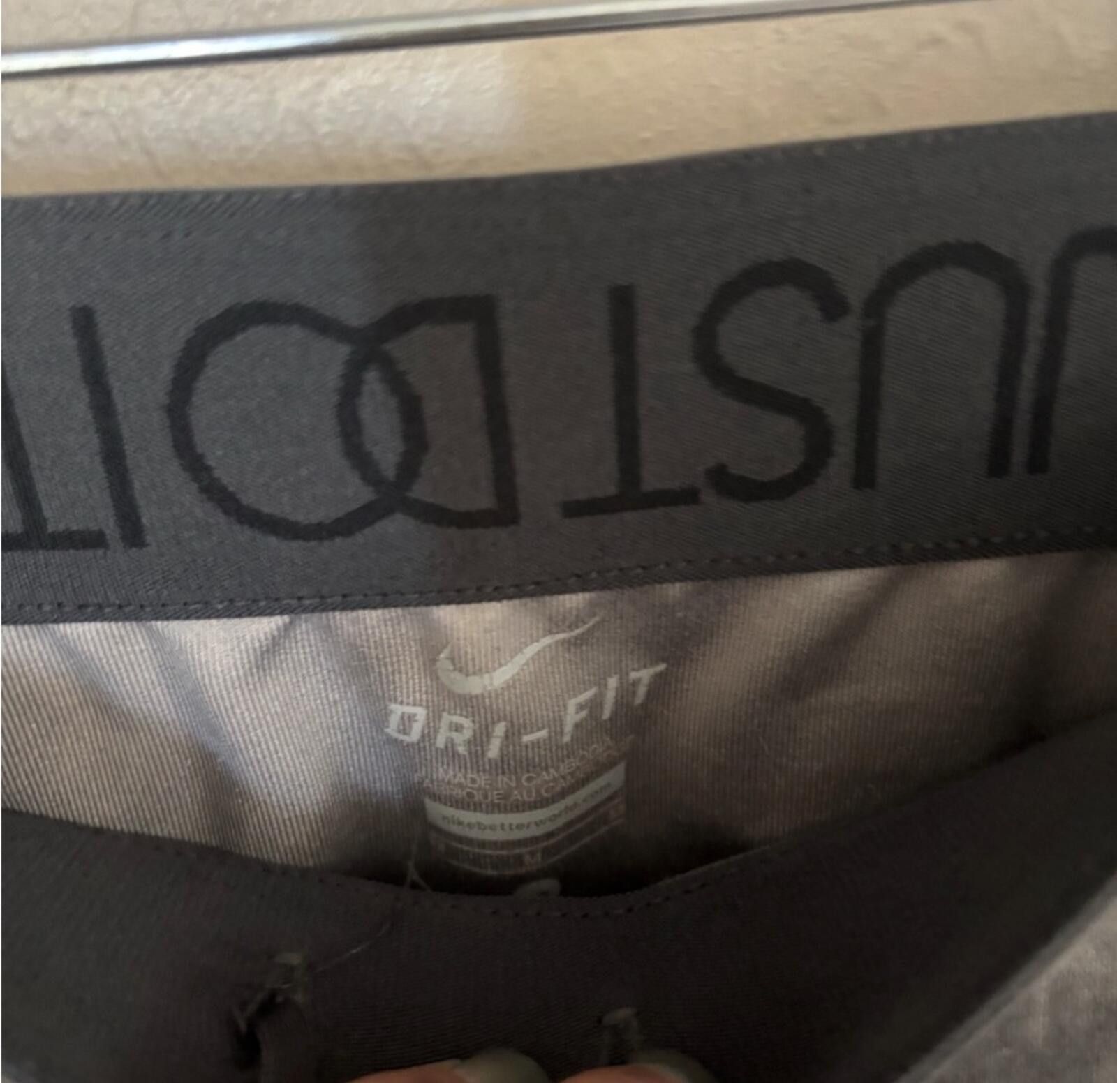 Nike (NIKE) Gray Dri-FIT Leggings Size 32" / US 10 / IT 46 - 3 Thumbnail