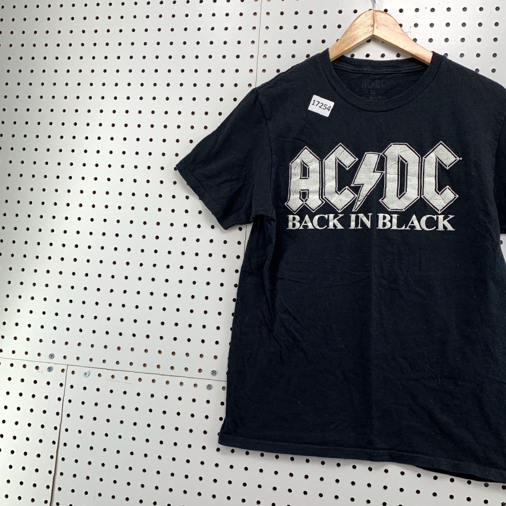 Vintage ACDC Back In Black Shirt Adult Medium Short Sleeve T-Shirt Black Music Tee 80s 90s Concert Mens Womens Size US M / EU 48-50 / 2 - 3 Thumbnail