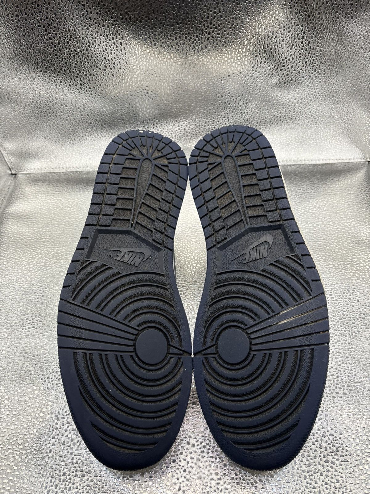 Jordan Brand Air Jordan 1 Low Midnight Navy Size US 9.5 / EU 42-43 - 3 Thumbnail