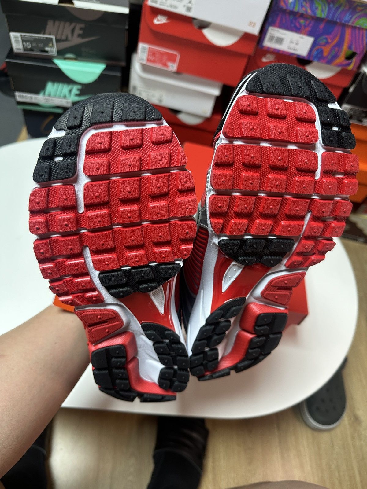 Nike NEW Vomero 5 Sz 10.5 Men, 12 Wmn Red Metallic Silver Black Size US 10.5 / EU 43-44 - 11 Thumbnail