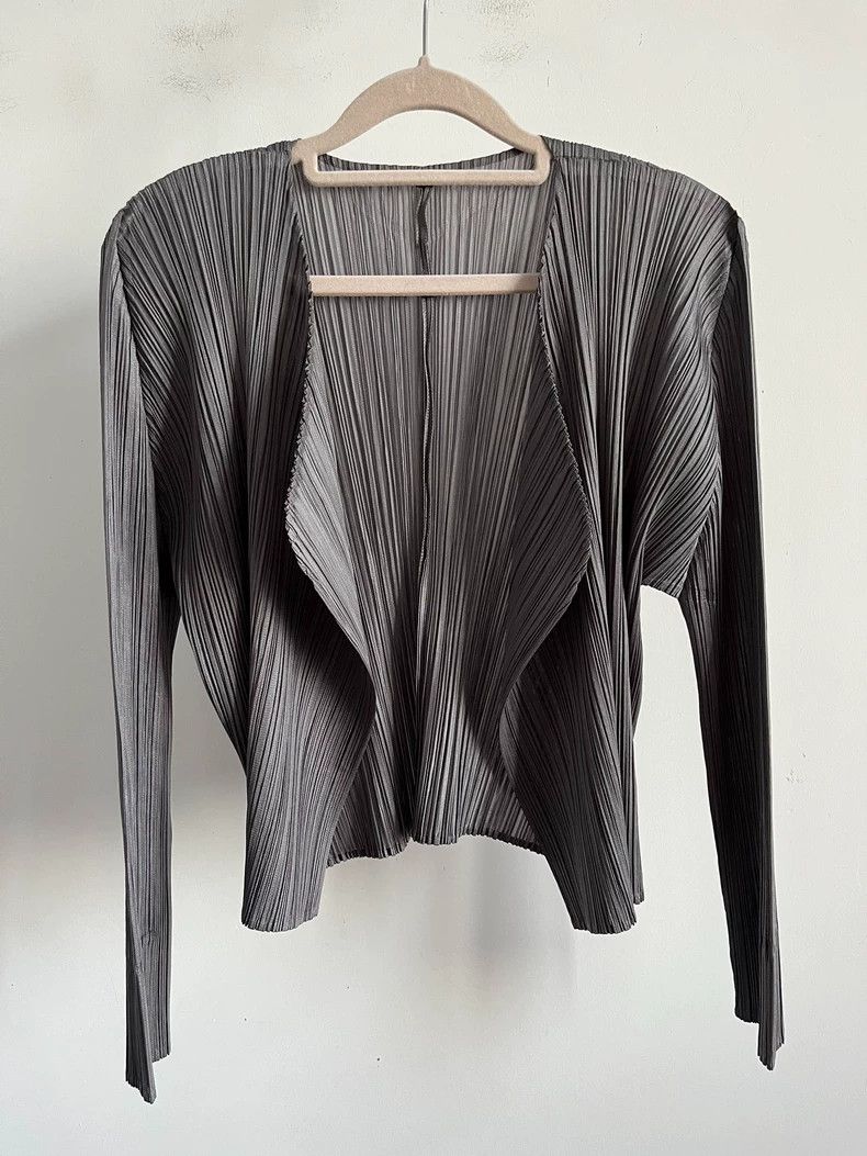Issey Miyake Issey Miyake size:3 Grey pleated cardigan Size S / US 4 / IT 40 - 1 Thumbnail